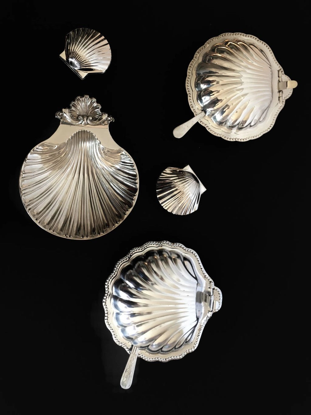 Vintage Silver-Plated Shell Dish (England) — detail view