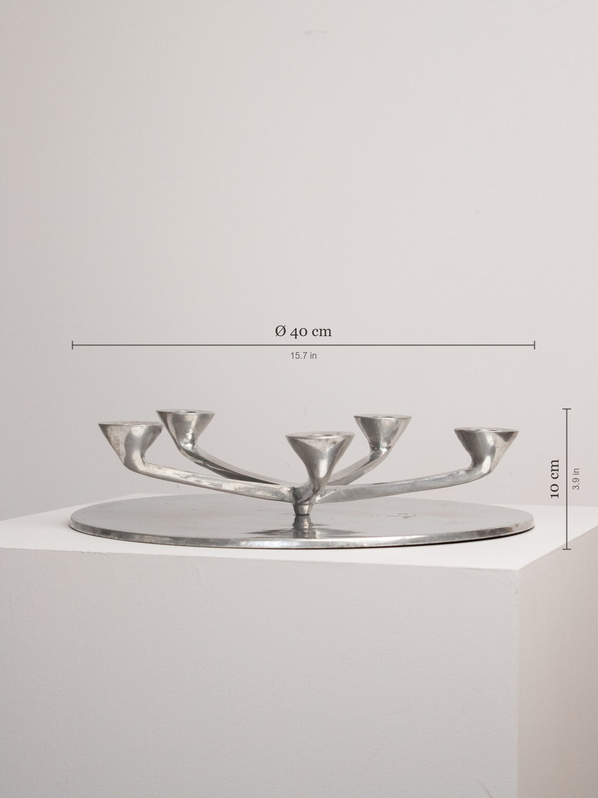 Rotating Five Arm Star Candleholder in Sand Cast Aluminium, Brutalist Europe 1960s to 1970s — detail view