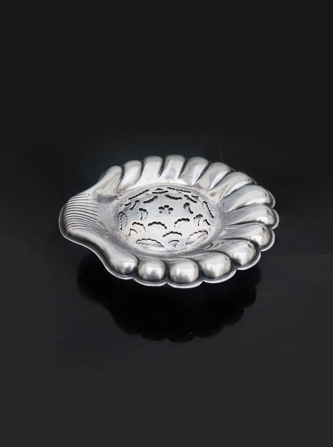 Coquillor Shell Butter Dish — lifestyle setting