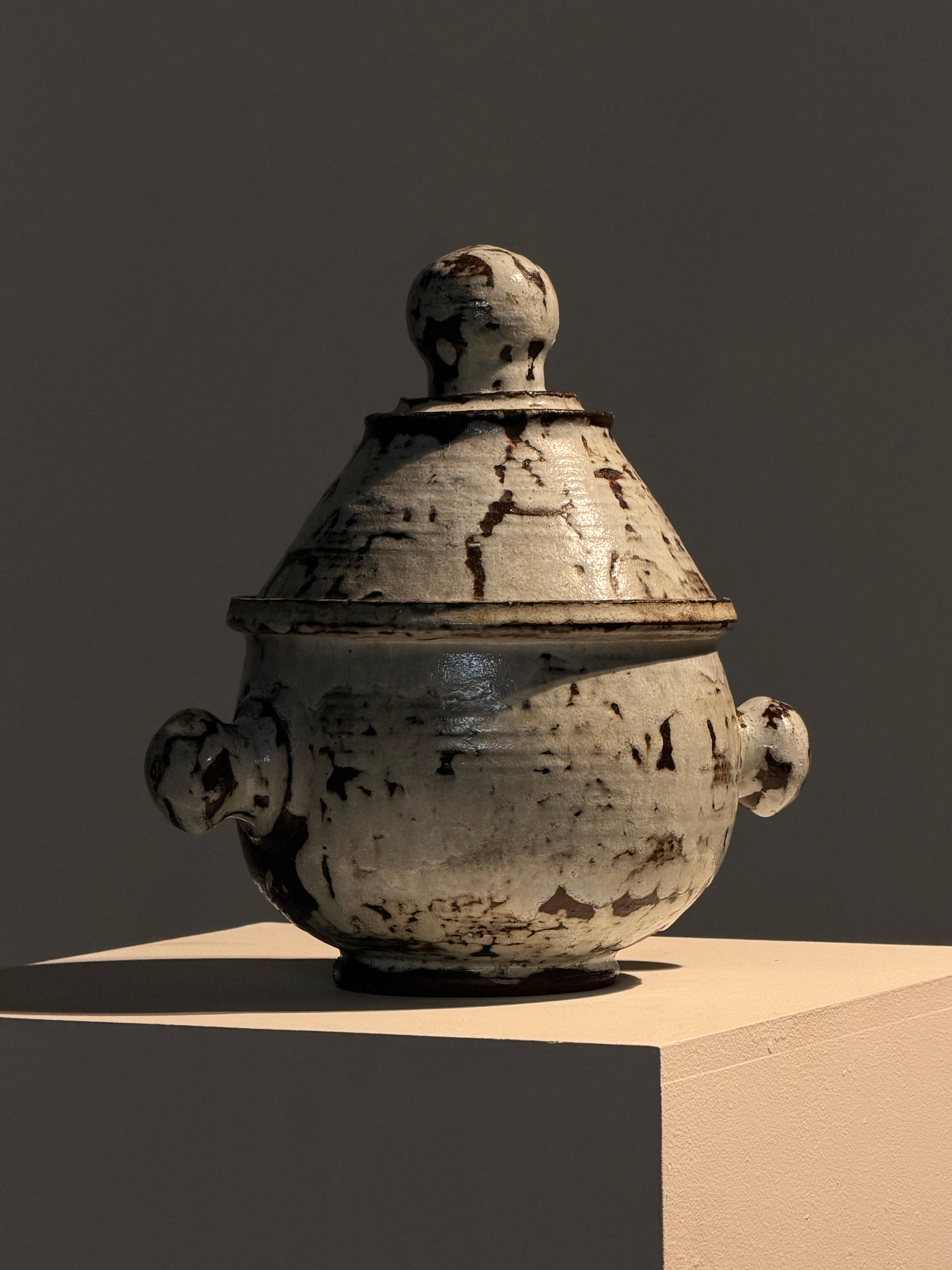 Large stoneware tureen by Cécile Dein, circa 1960 by Figuresdesign | The Oblist