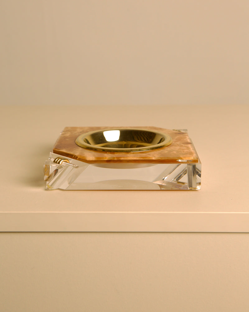 Italian wooden, plexiglass and brass ashtray/catch-all for smokers from the 70s — detail view