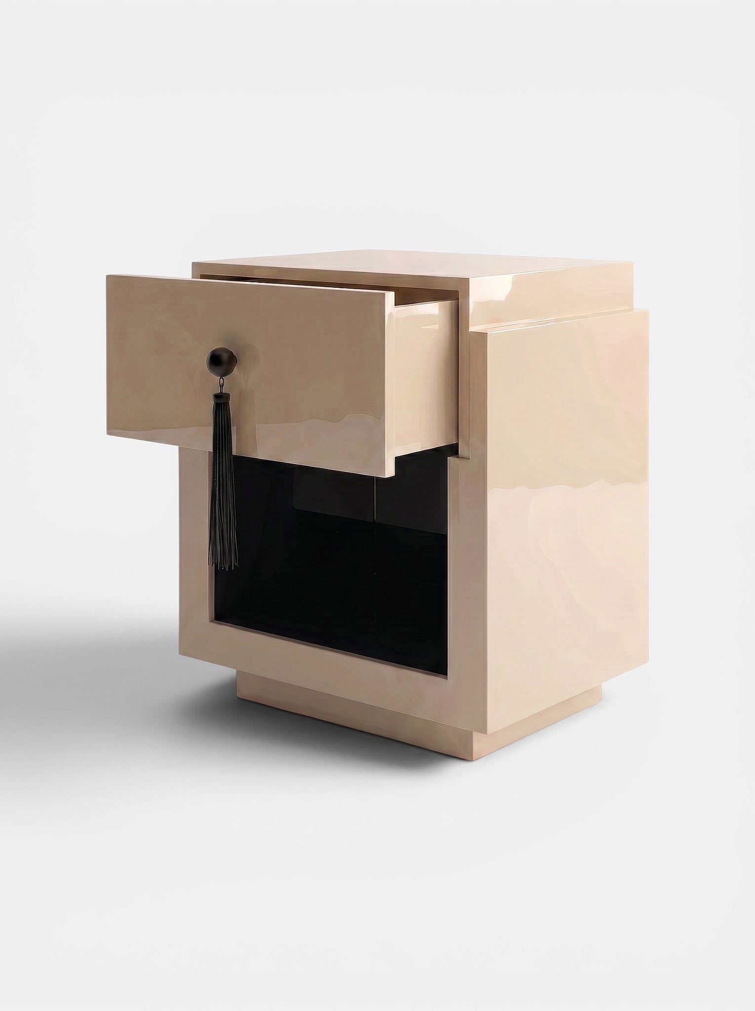 Leo Off-White and Black Wood — detail view
