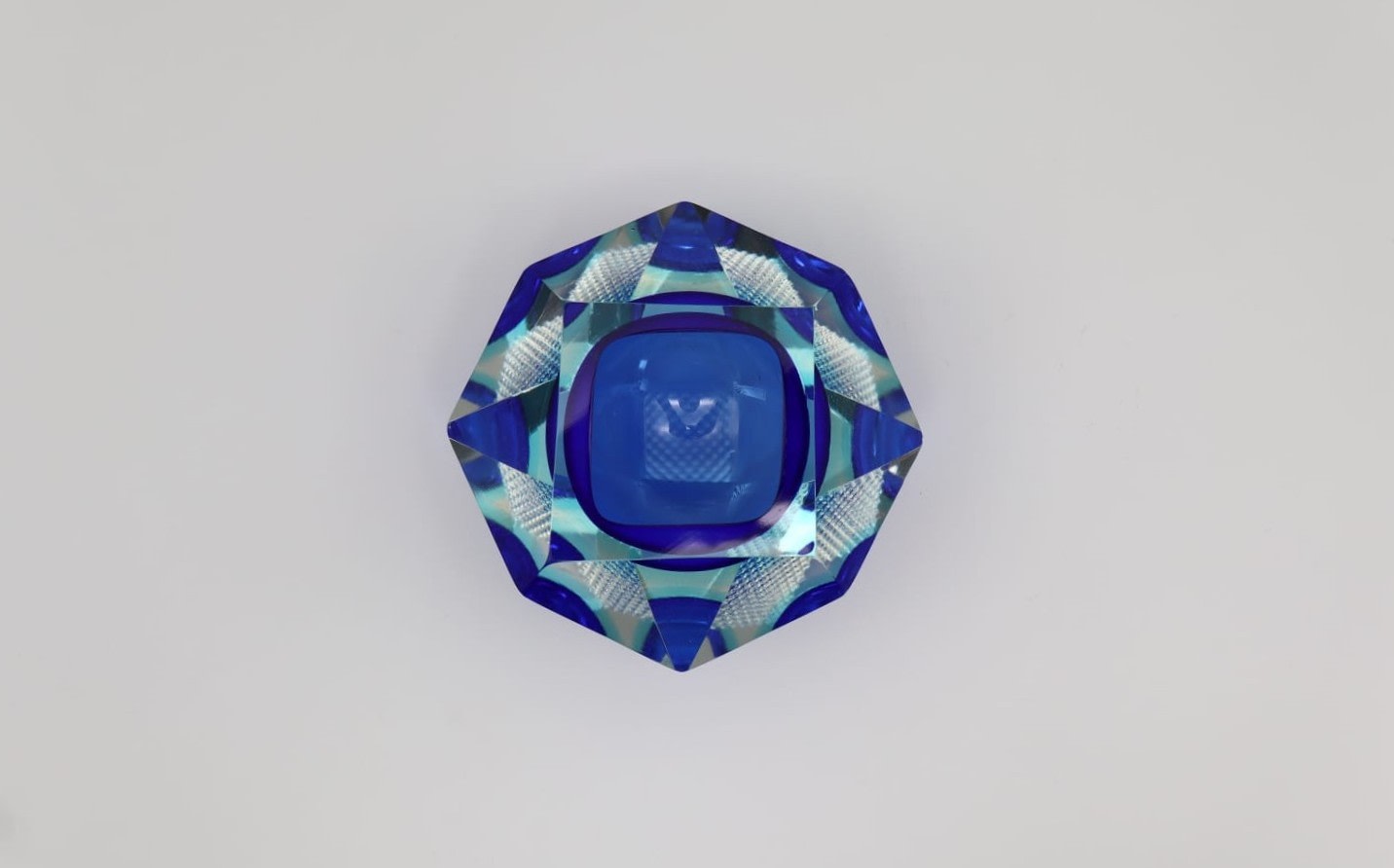 Mid-Century Faceted Murano Sommerso Glass Bowl by Flavio Poli, 1960s — close-up