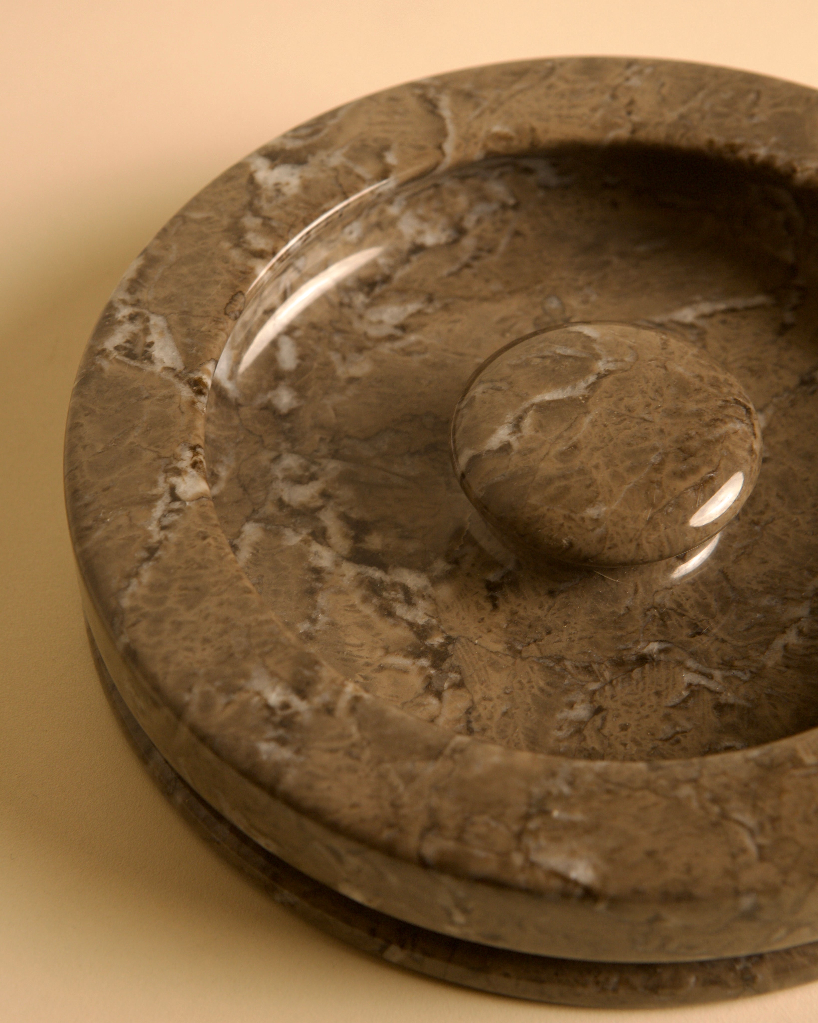 Angelo Mangiarotti for Knoll Grey Marble Ashtray No. 8532, 1960s — in context
