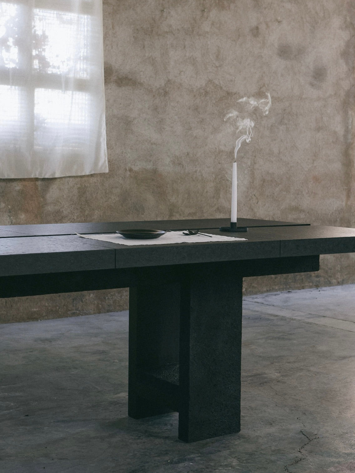 Twin Oaks Dining Table — detail view