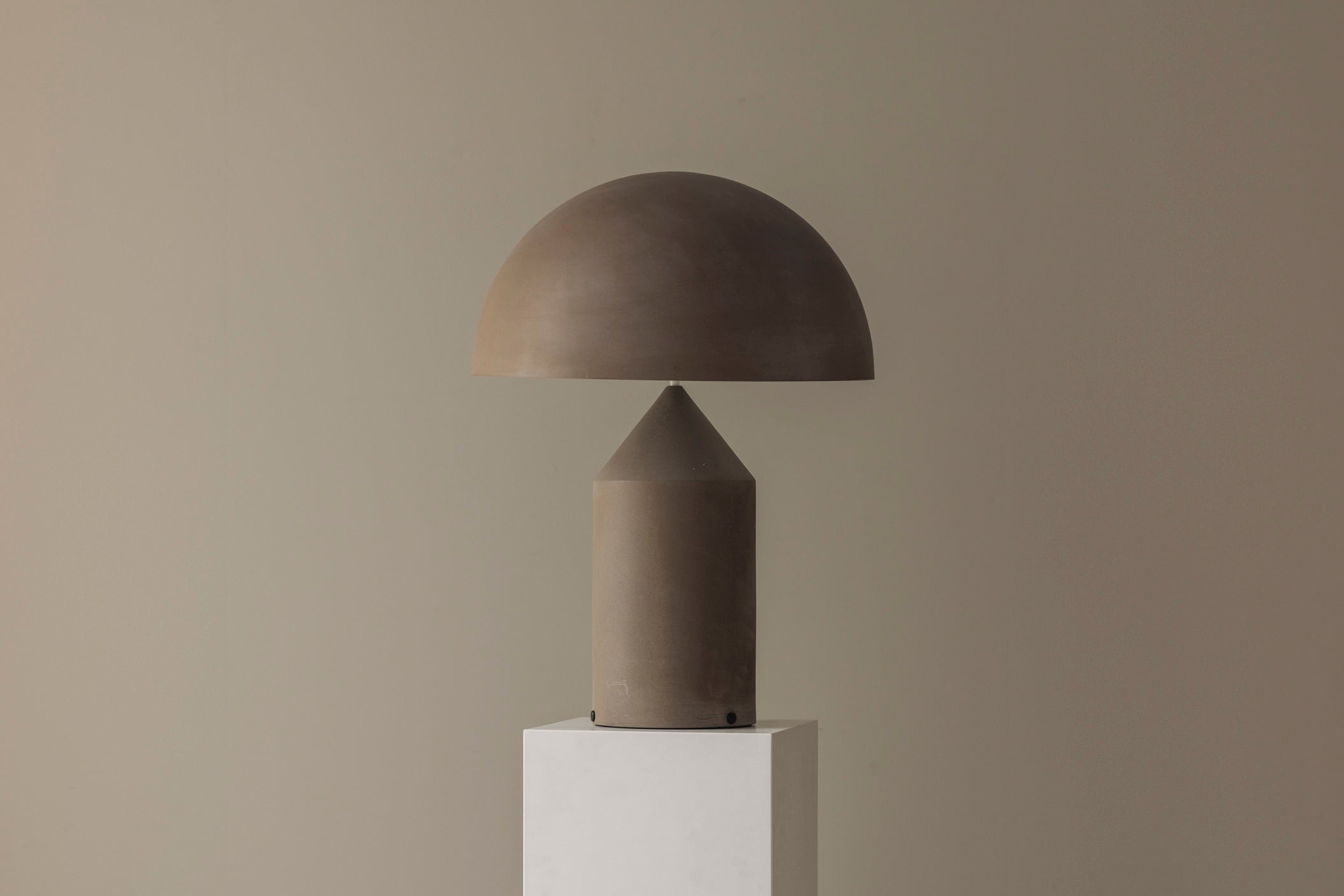 Rare first edition Atollo table lamp by Vico Magistretti for Oluce, Italy 1977 by Modern Living | The Oblist