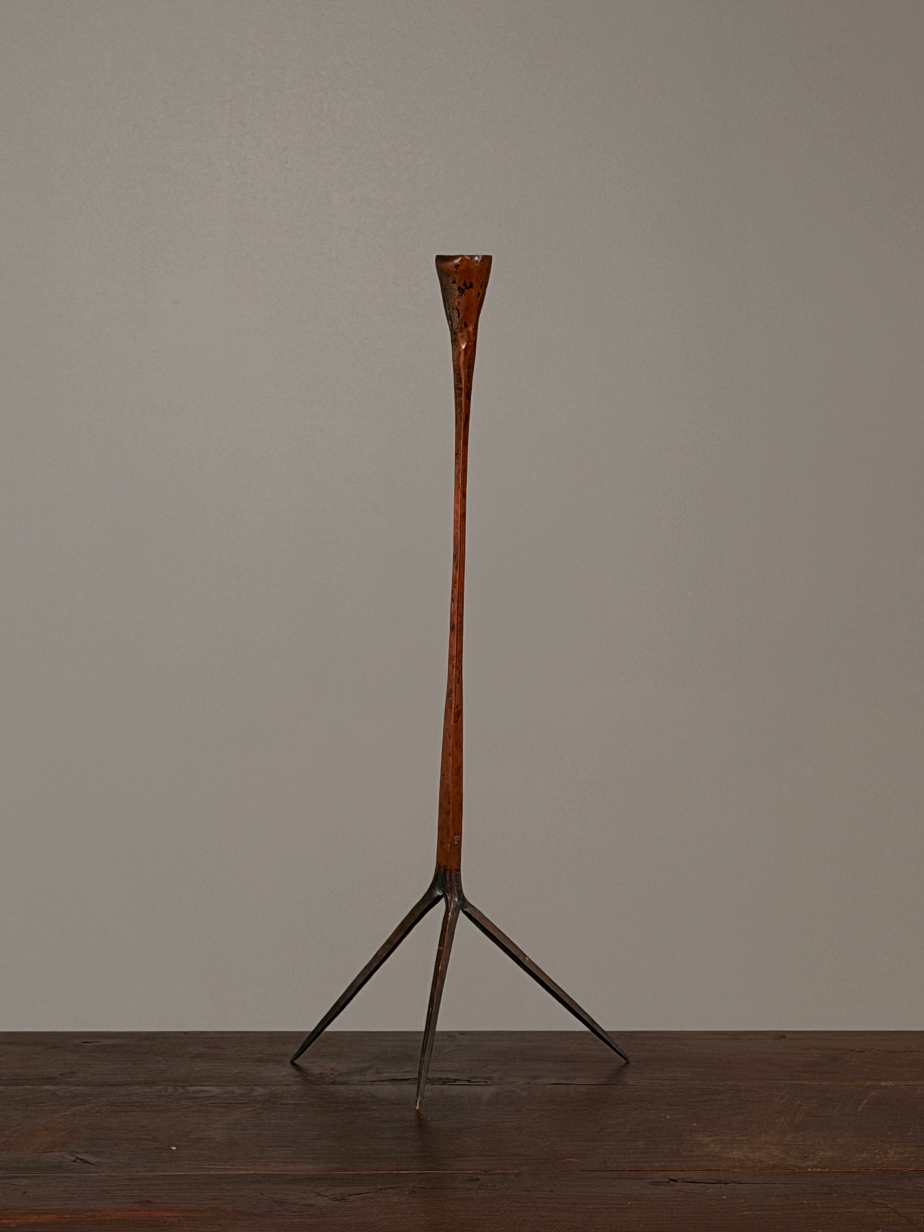 Sculptural brutalist candlestick in copper, in the style of the Marolles workshop, circa 1 by Figuresdesign