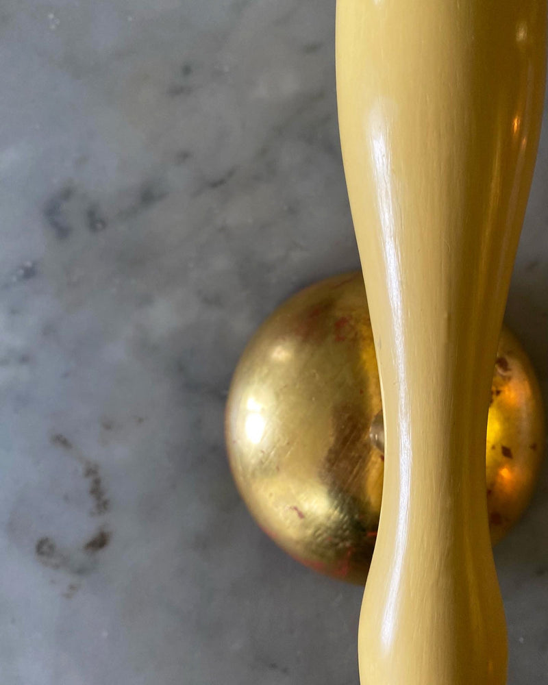 Contemporary Classic Wall Light in Wood - CALYX Collection — detail view