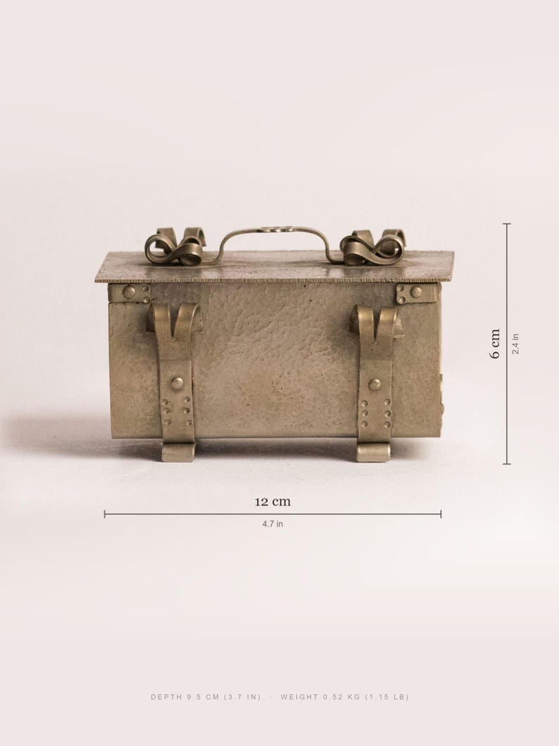 Arts and Crafts Hammered Metal Trunk Casket — Jugendstil Jewellery Box with Green Felt Interior — view 10