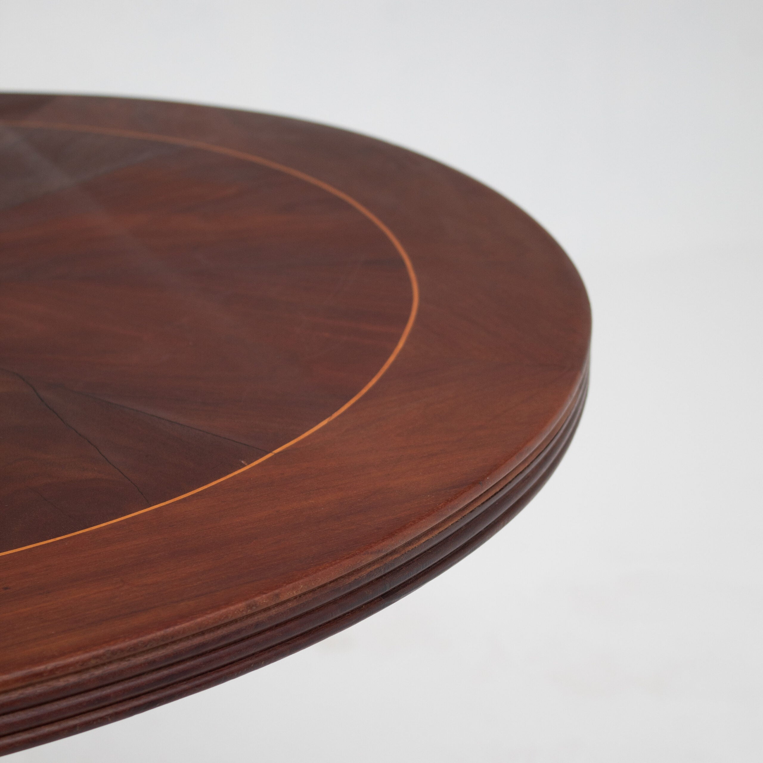 Art Deco Table in Walnut — close-up