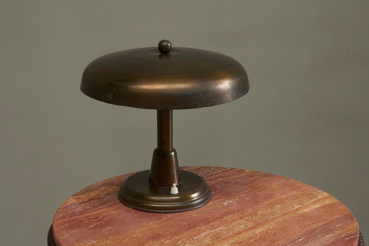 Stunning Italian Table Lamp in Patinated Brass 1950s — close-up