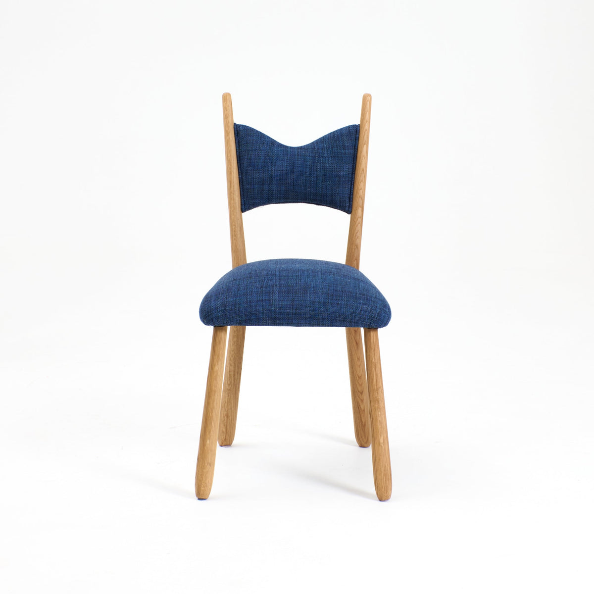 Perícia Dining chair — lifestyle setting