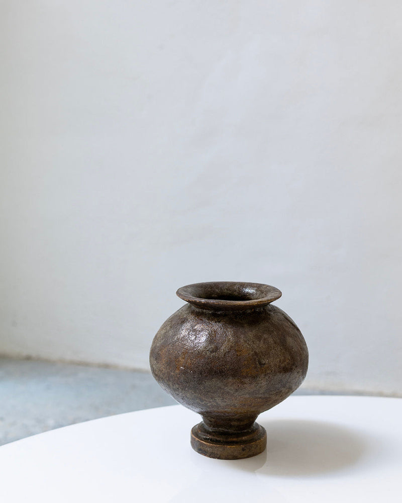 Stamnos Bufalo Vase by Canoa Lab | The Oblist