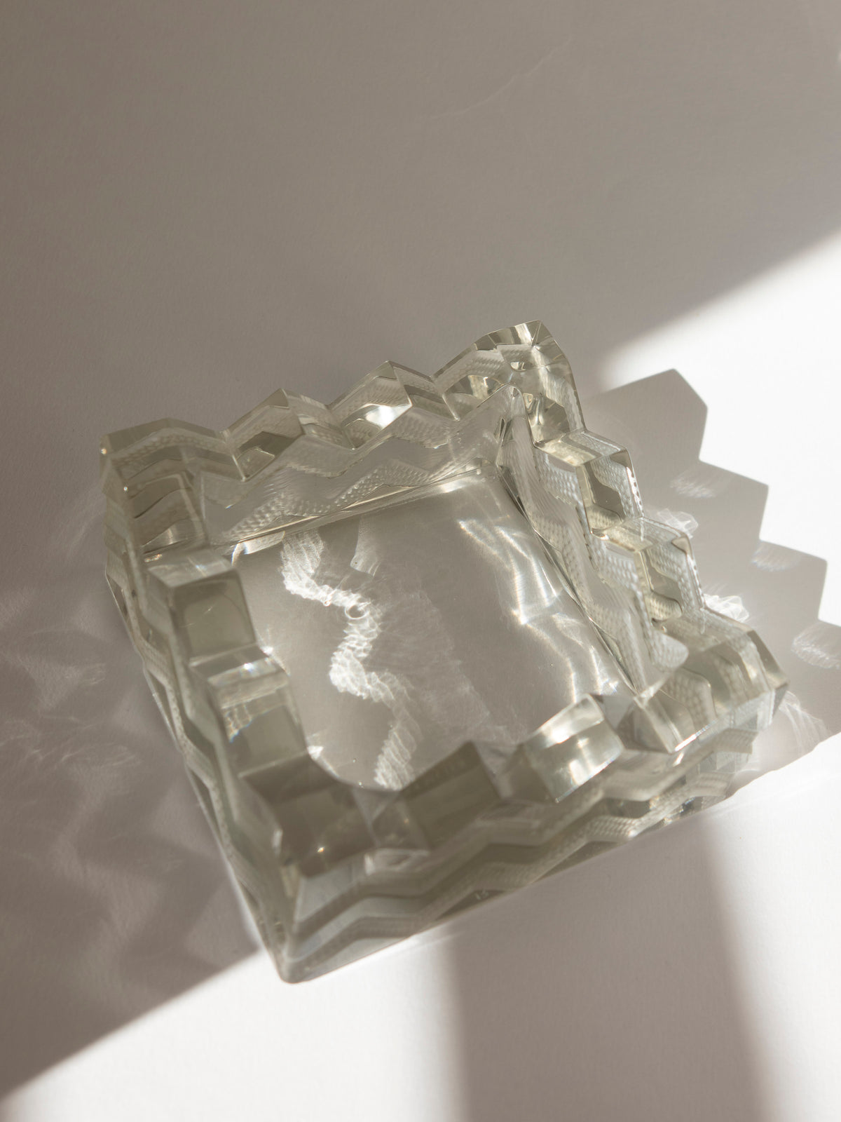 1930s René Lalique French Art Deco Ashtray / Bowl — detail view