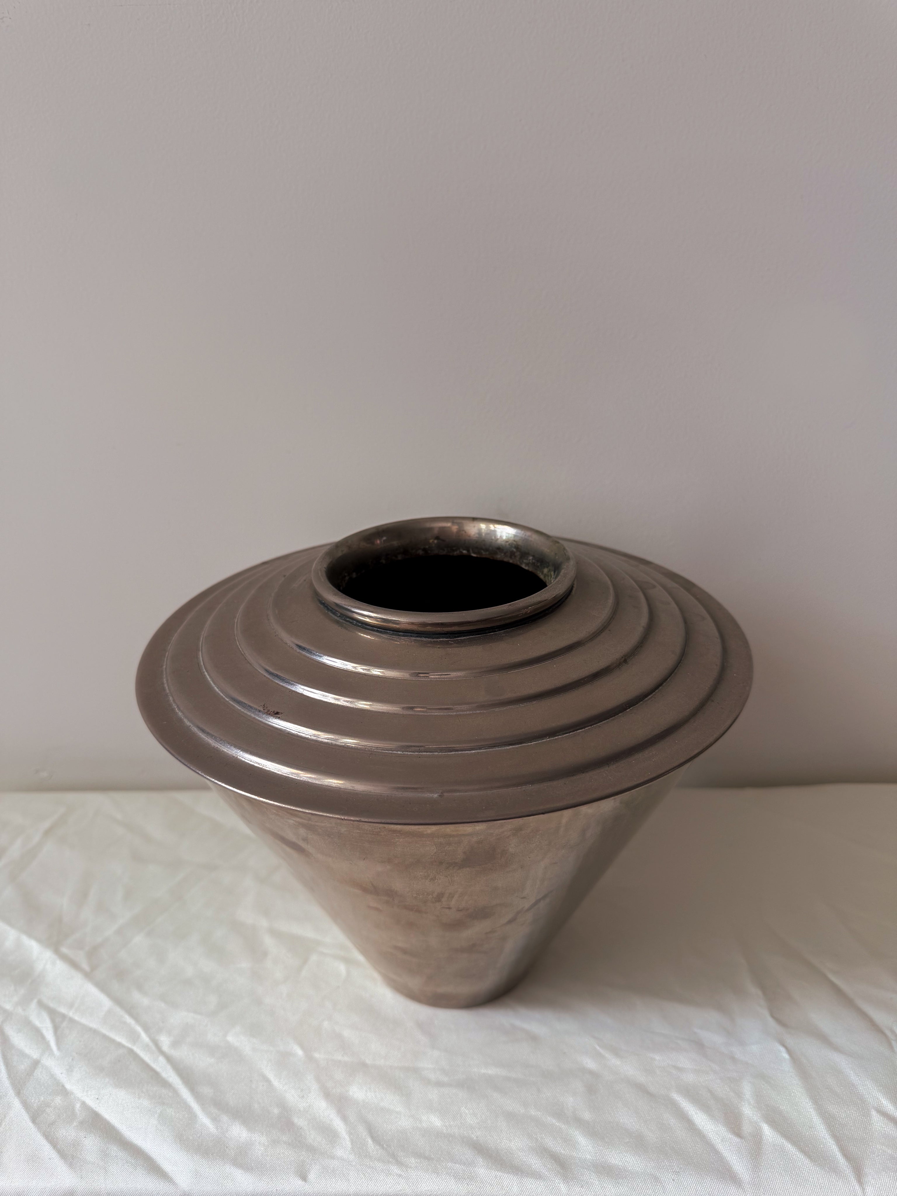 Art deco vase  — side angle