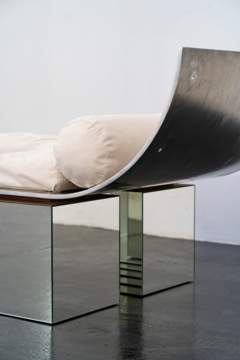Minimalism Daybed DN_S2501 in Aluminium  — detail view