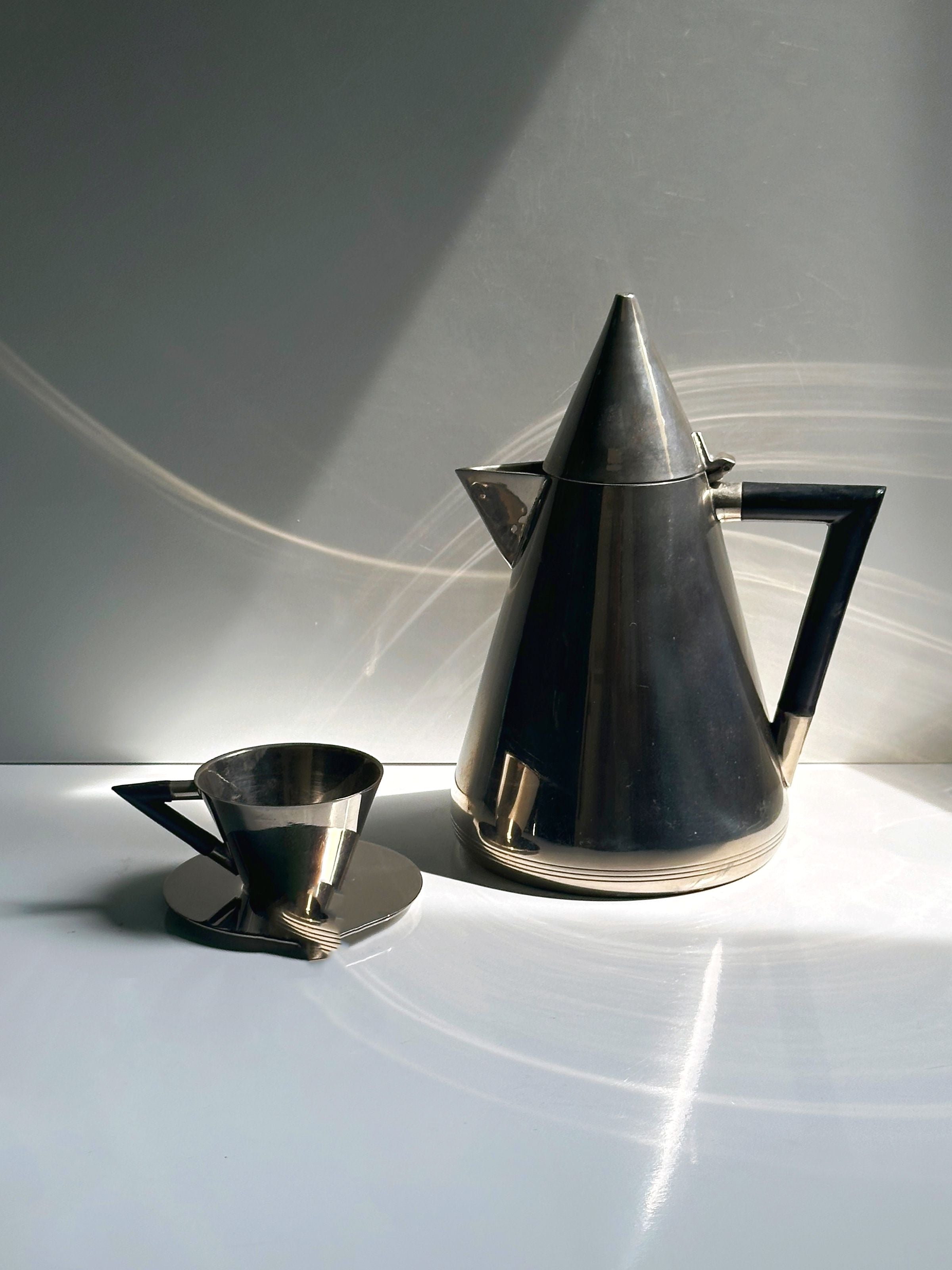 Coffee Set with bakelite handle - Art Deco 1930s