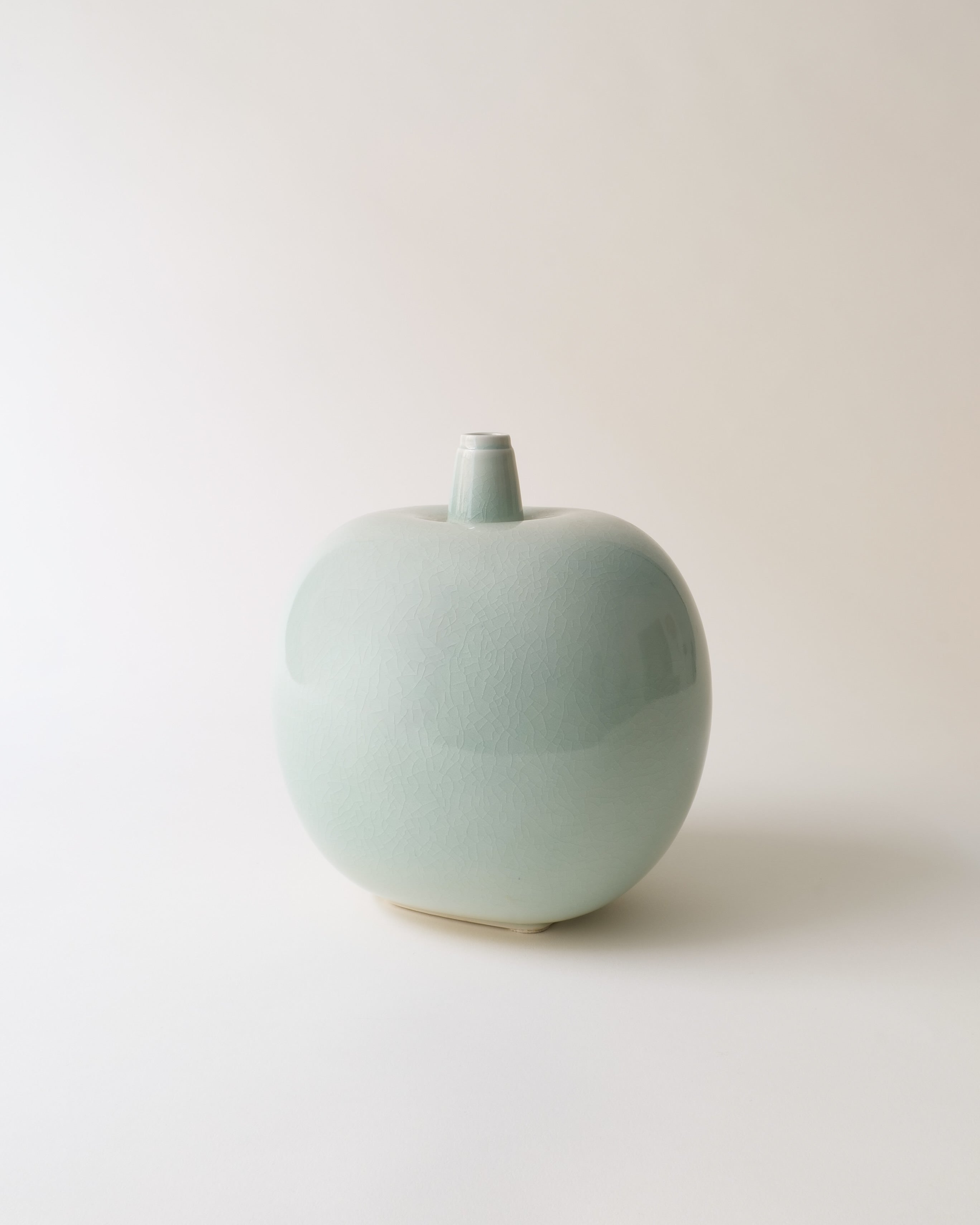 Apple Vase Gösta Grähs 1980s — side angle