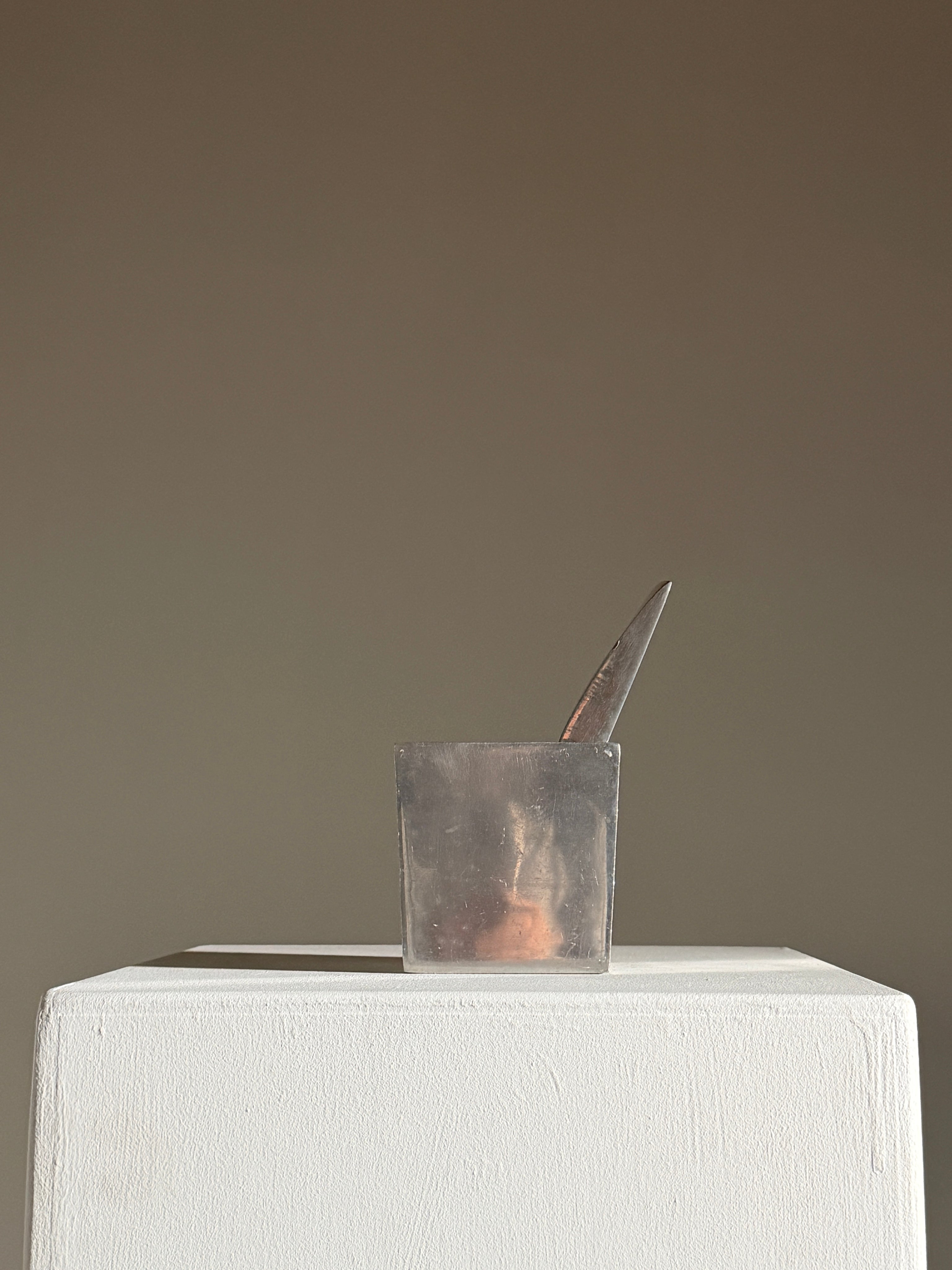 クリスタルワンド　Tracy Ash（トレイシー・アッシュ Ray Hollis Ashtray by Figuresdesign | The Oblist