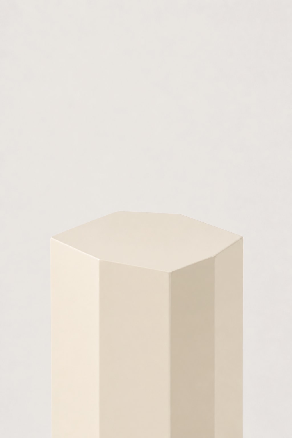 Ame II Lacquer Pedestal — side angle