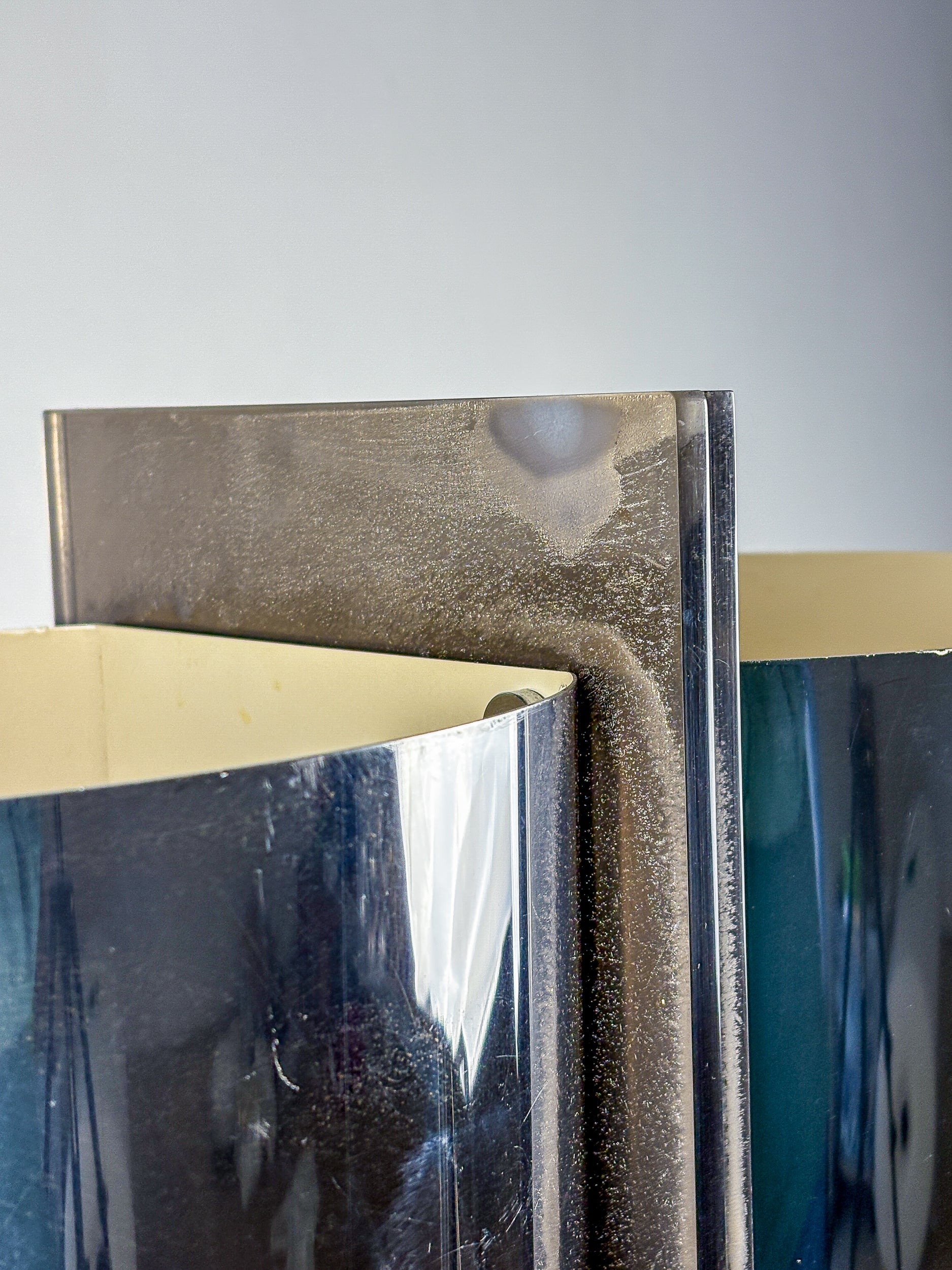 Lucite and Chrome Table Lamp Attributed to Gianfranco Fini & Fabrizio Cocchi, Italy 1970s — view 9