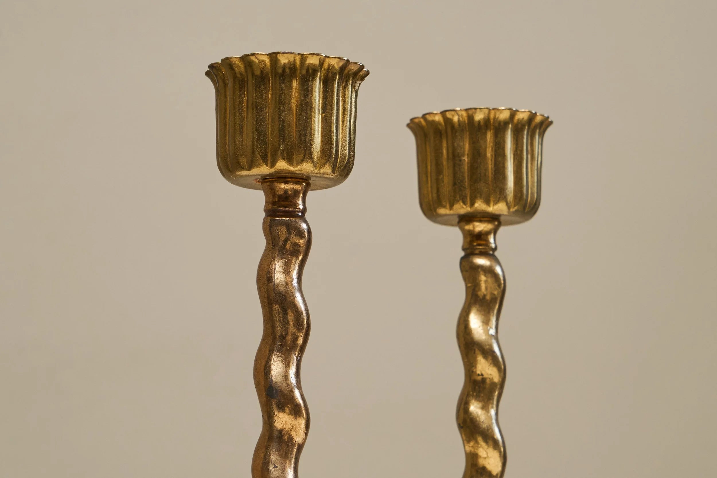Wonderful Pair of Tripod Table Lamps in Patinated Sand Cast Brass with Raffia Shades — detail view