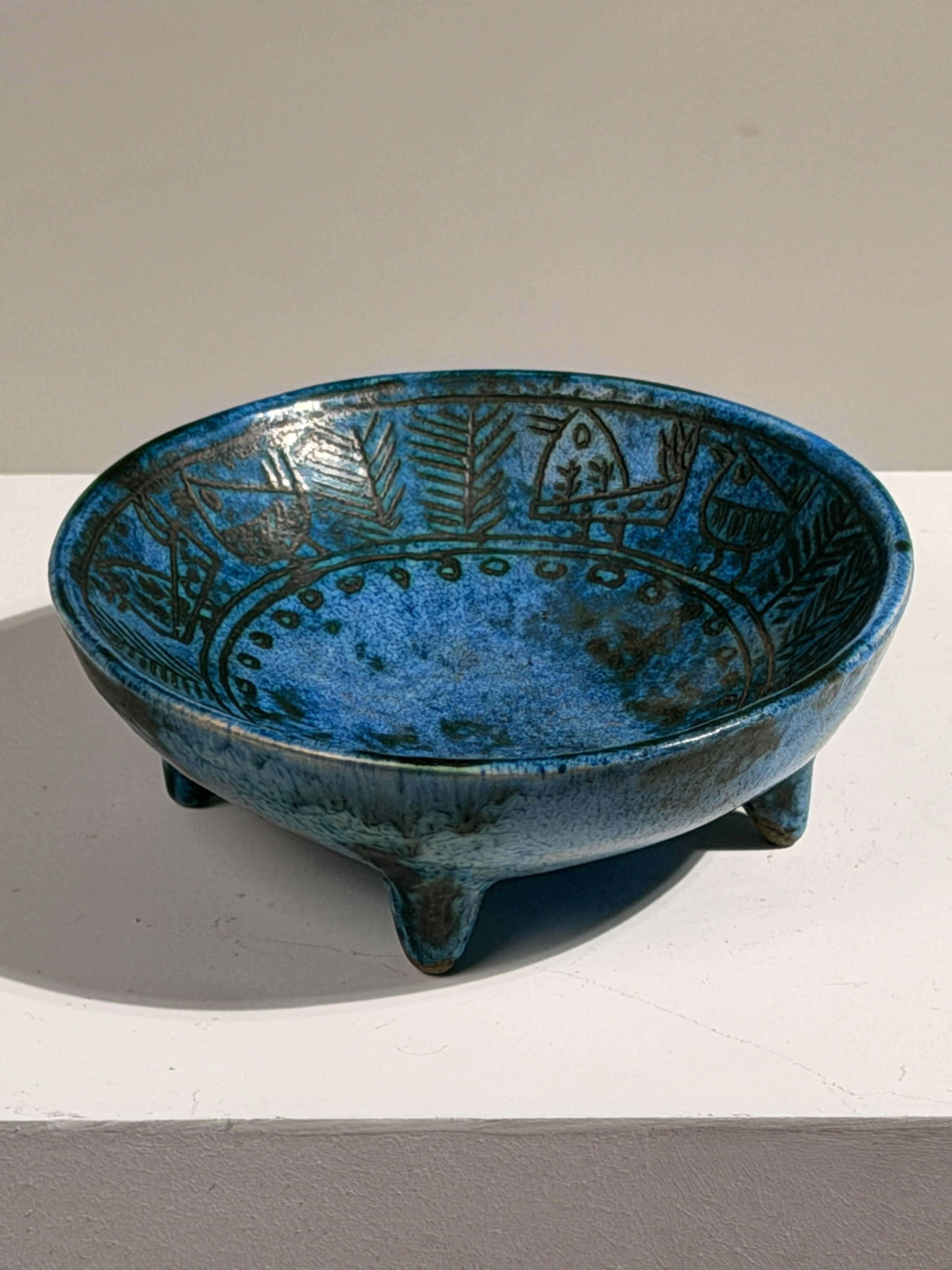 Rare ceramic bowl by Jacques Blin, France, circa 1950 — detail view