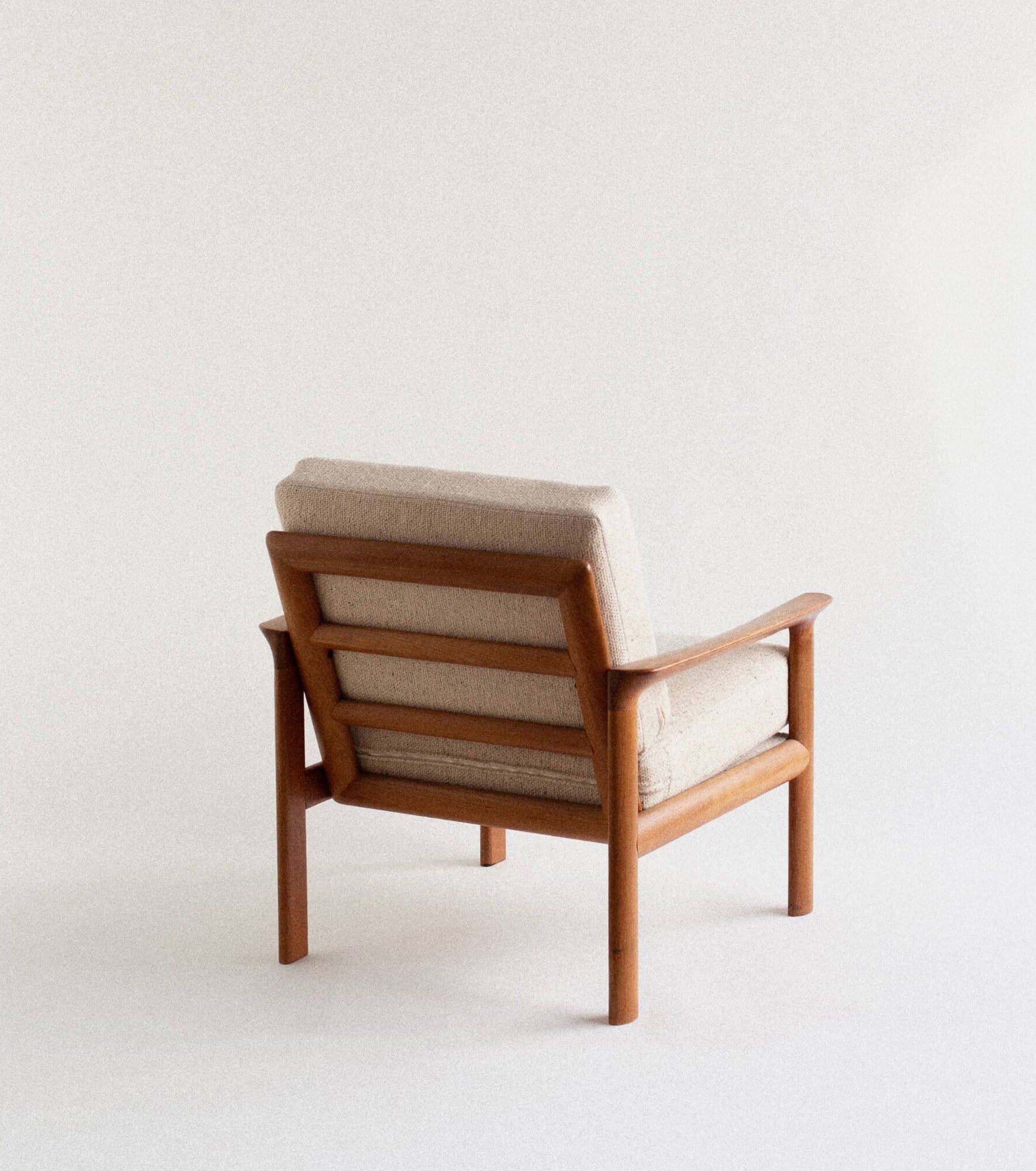 Danish Teak Lounge Chairs by Arne Wahl Iversen for Komfort — detail view