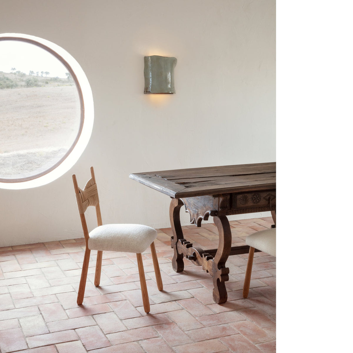 Papel - artisanal ceramic Wall Light — detail view