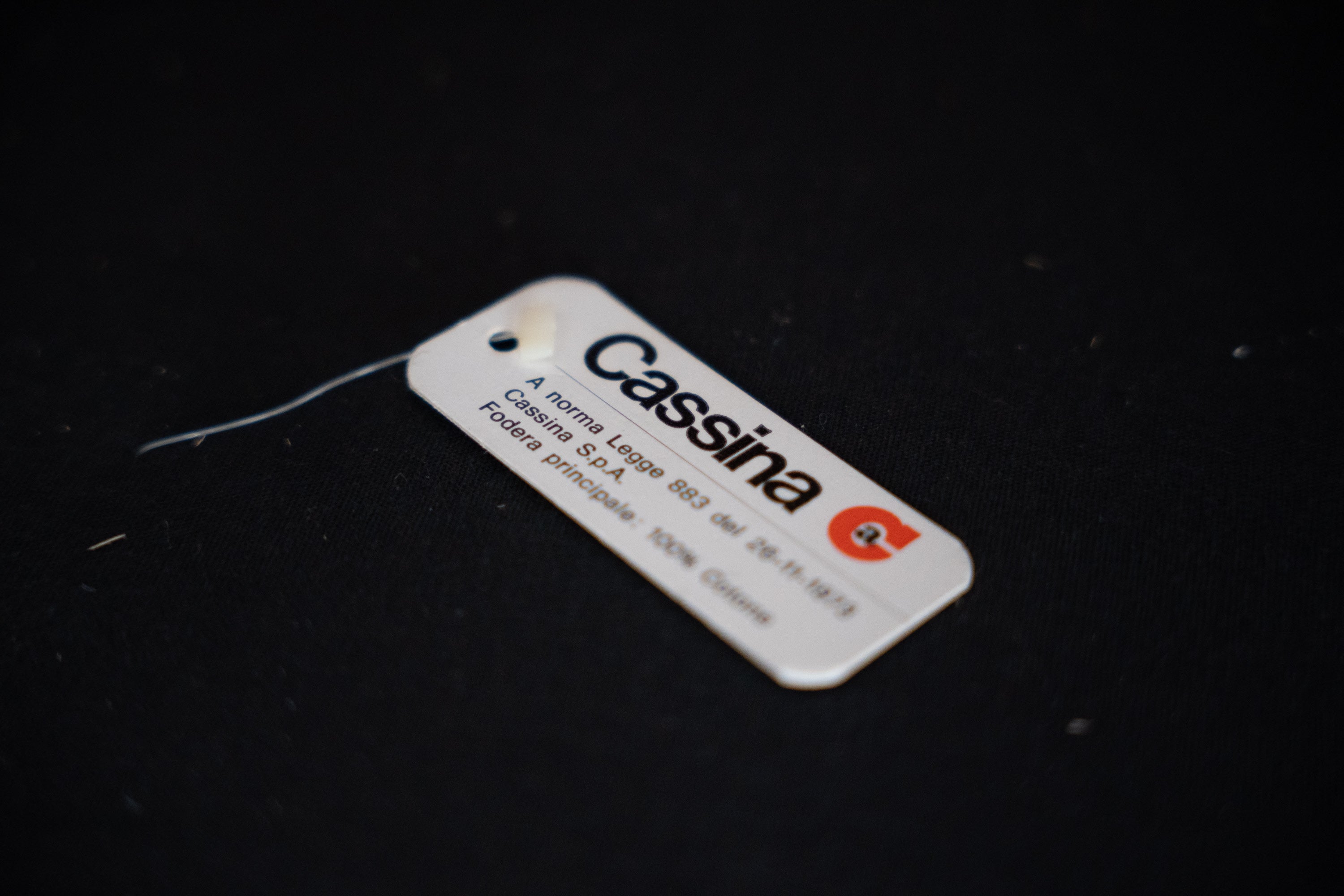 Maralunga Lounge Chair by Vico Magistretti for Cassina — close-up of Cassina brand tag