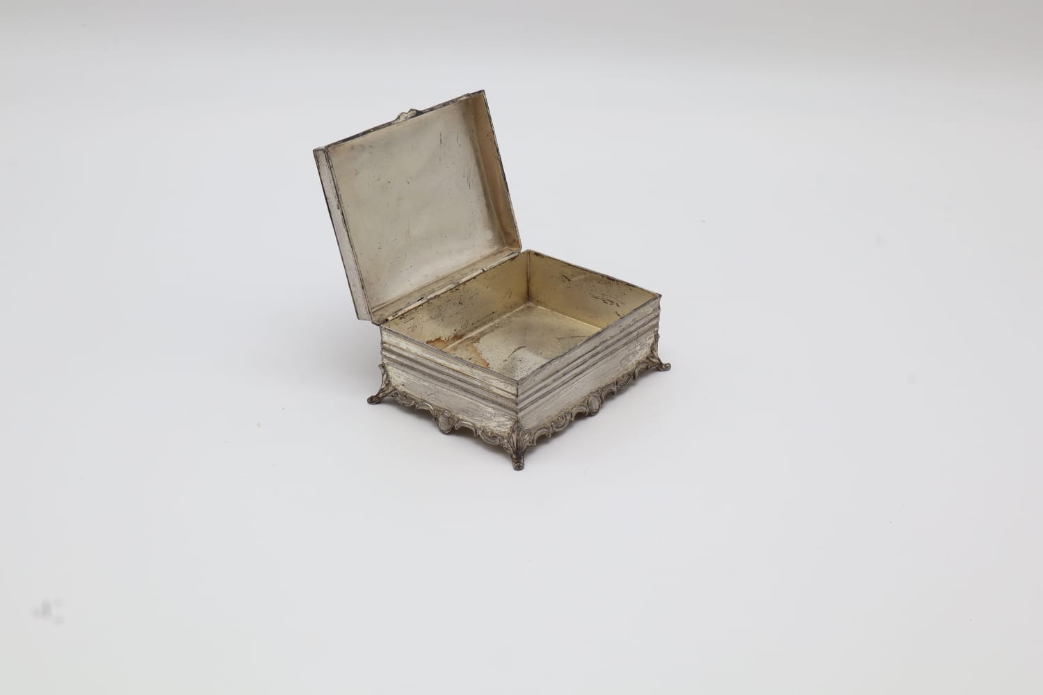 Mid-Century Repoussé Footed Box – Japan, 1945–1952 — detail view