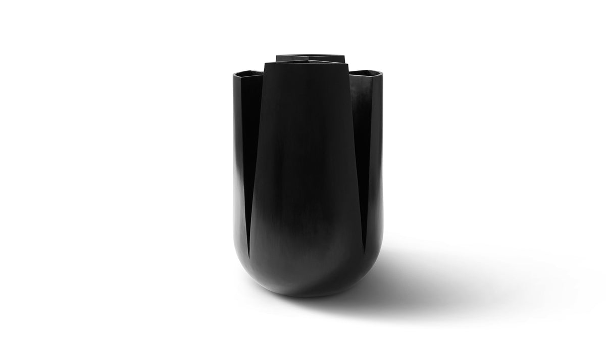 Tado Vessel — side angle