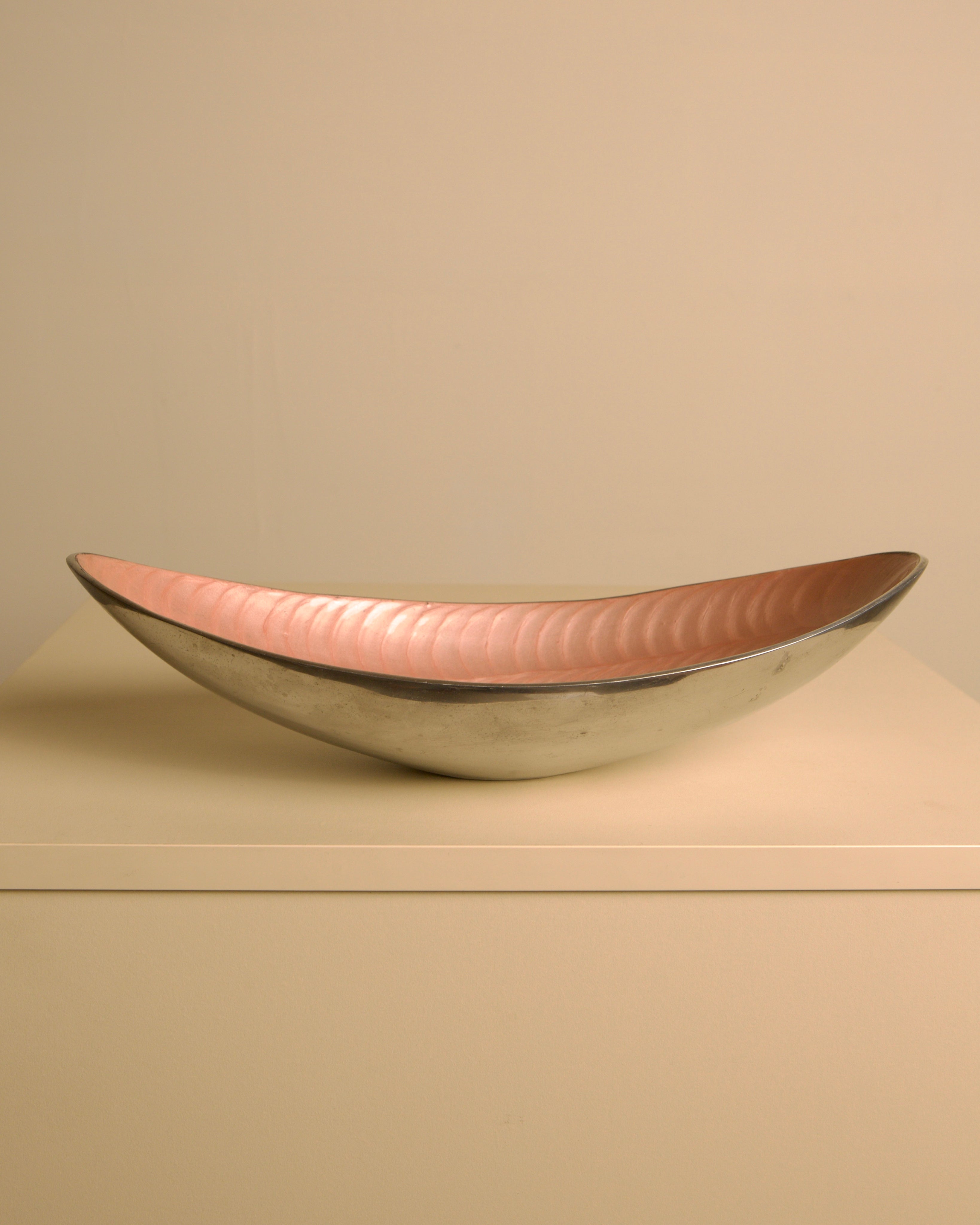 "Galassia" Pale Pink Aluminium Catchall Dish by Brandani, 1980s — detail view