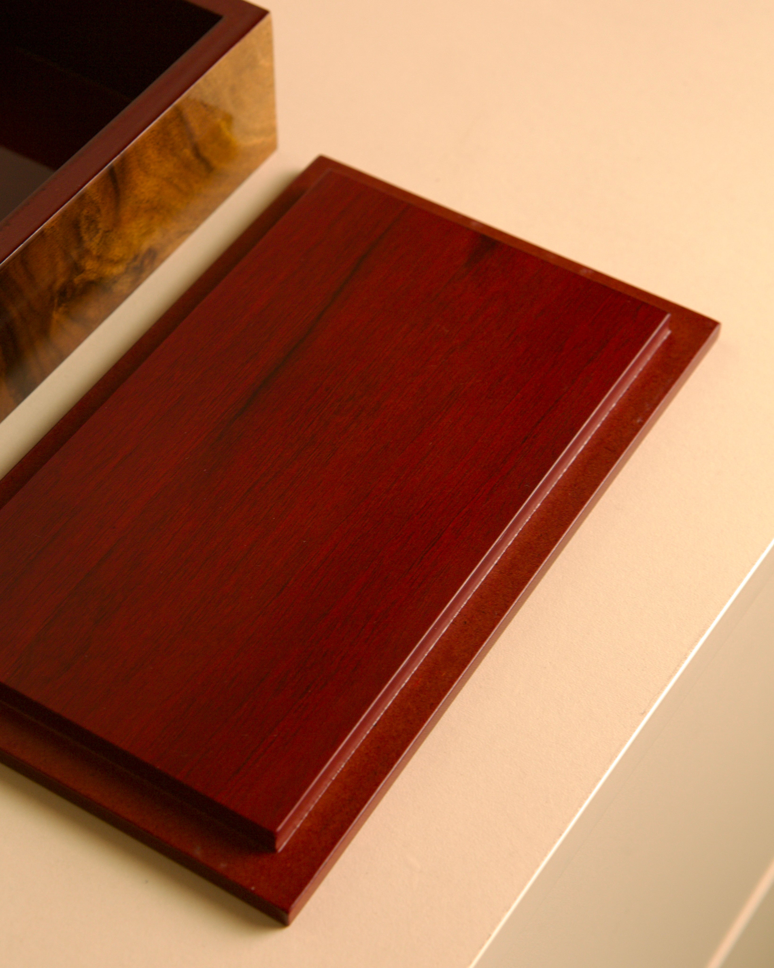 Italian burr walnut box with red interior 80s — top view showing red lid on walnut base