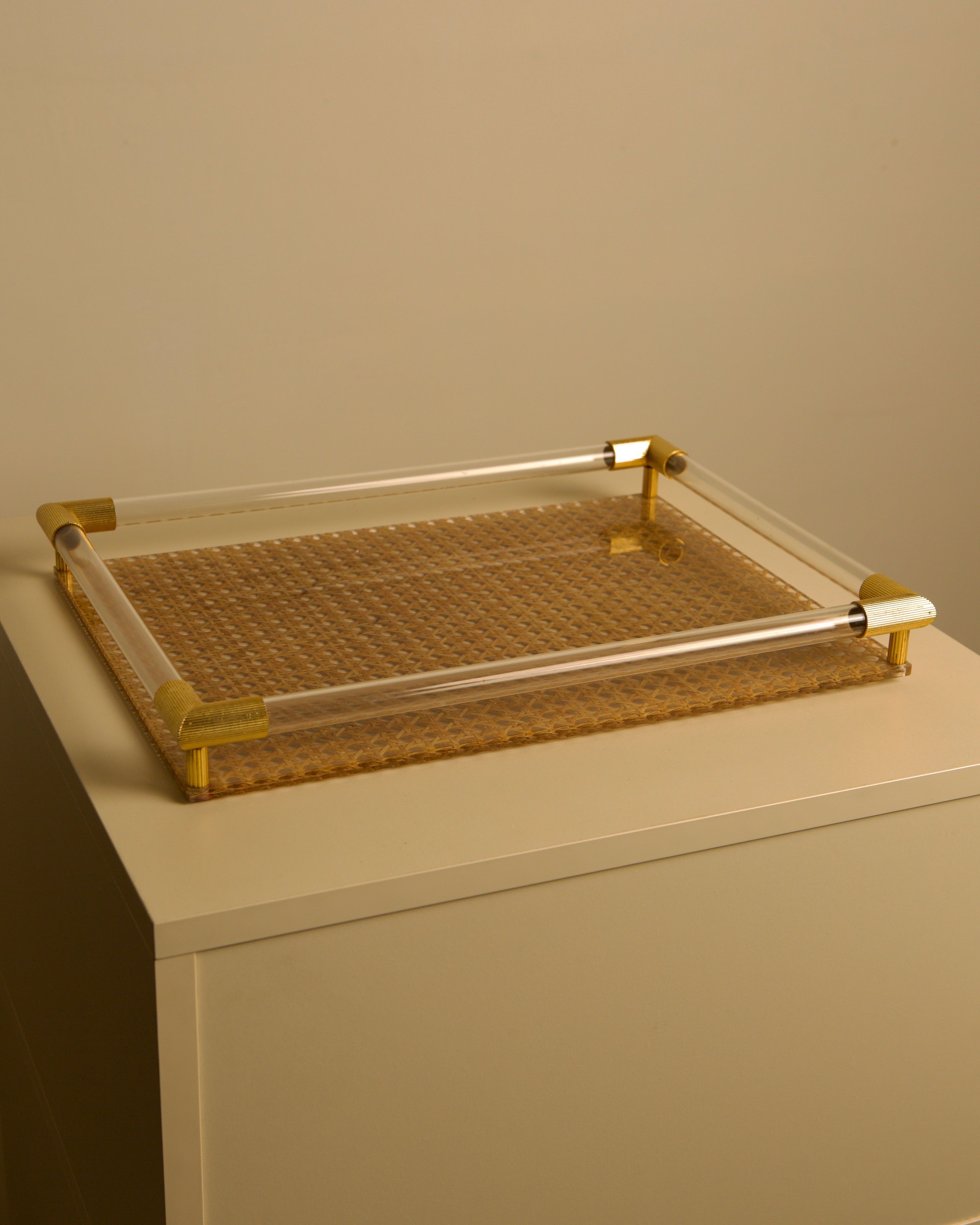 Large Italian 70s Brass, Wicker and Plexiglass Catch-all Tray — back view showing wicker texture and brass corners