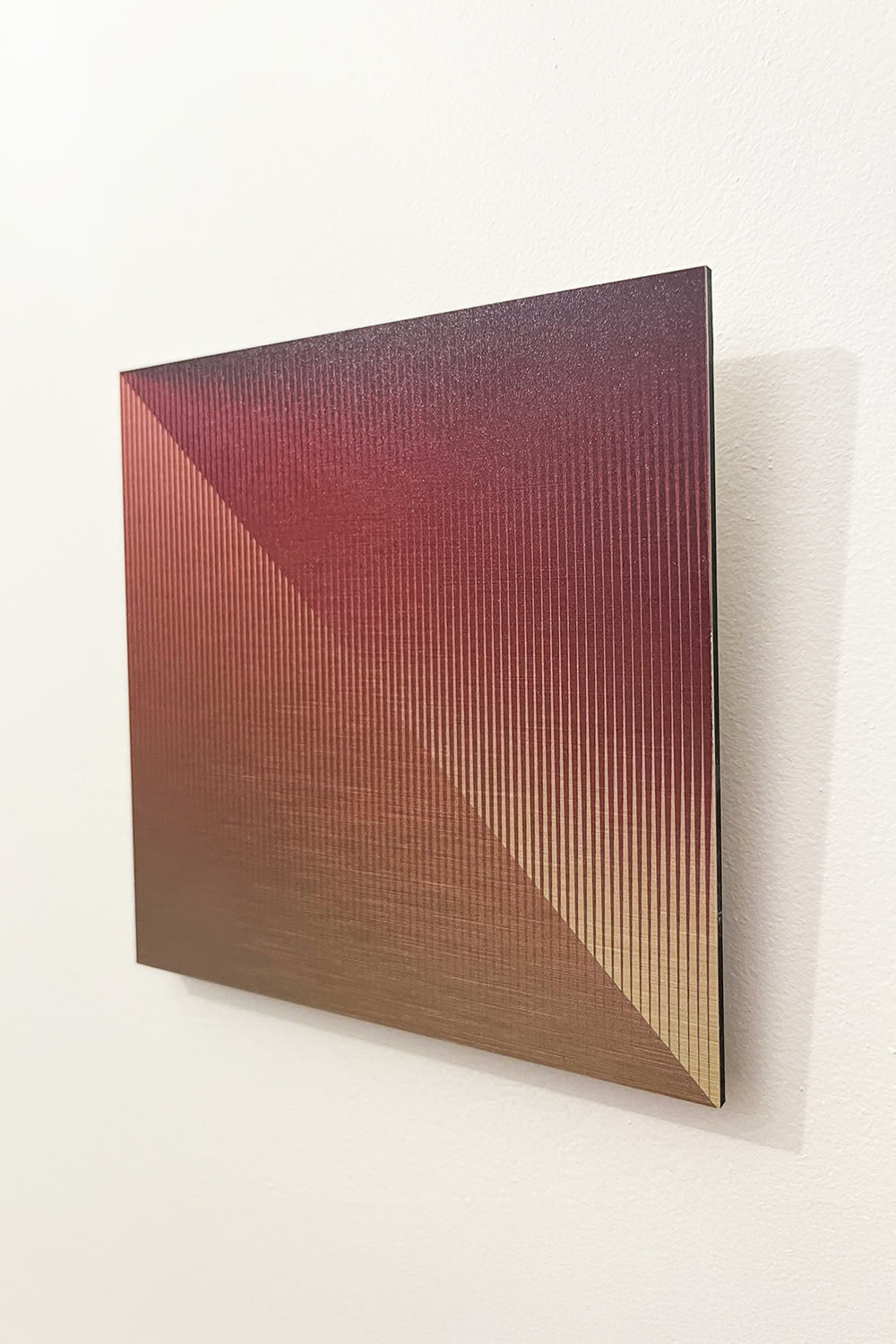 Minimalism Sculptures in Aluminium - OSMOSE 24,1 — side angle showing textured gradient surface