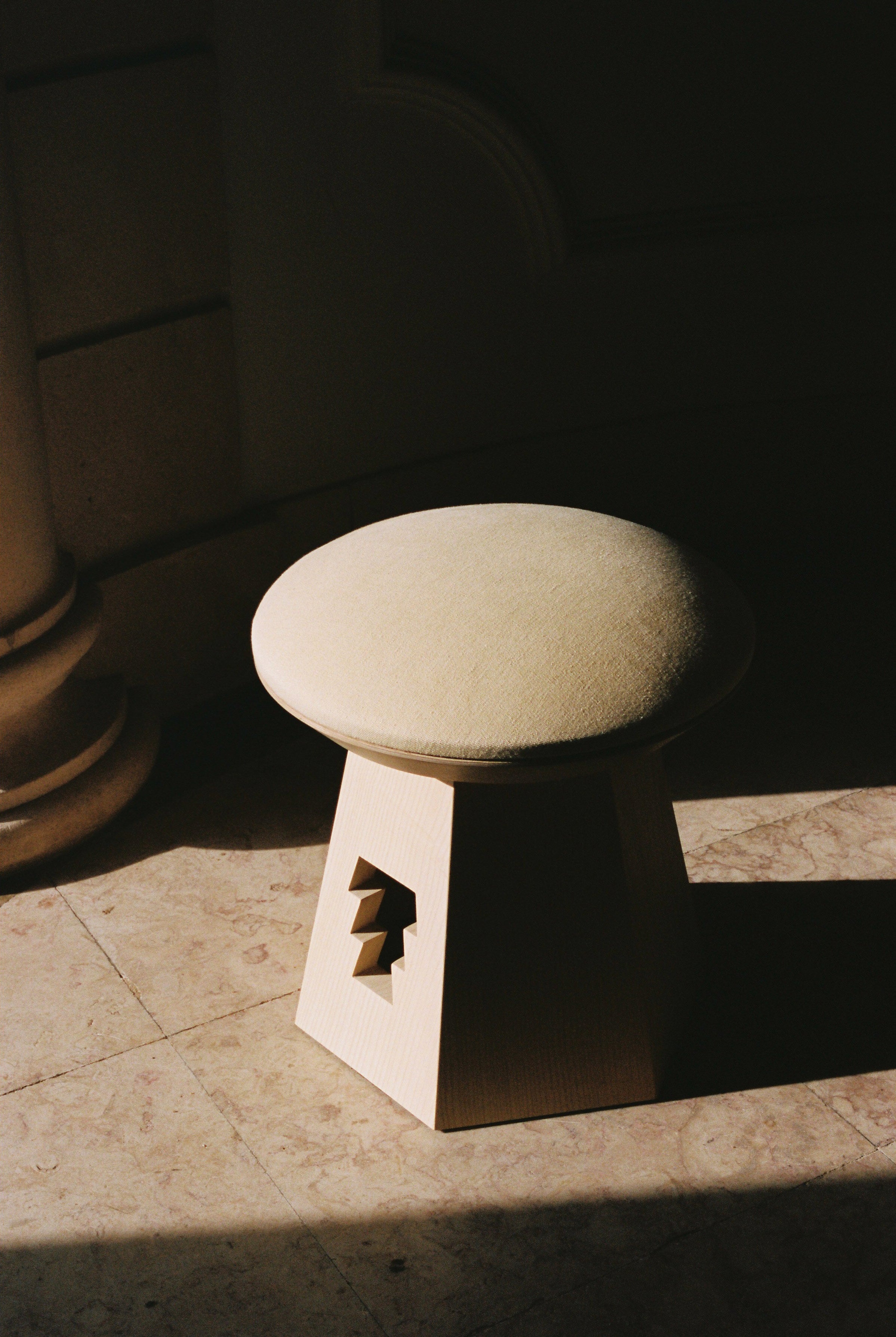 CARMO STOOL — lifestyle setting