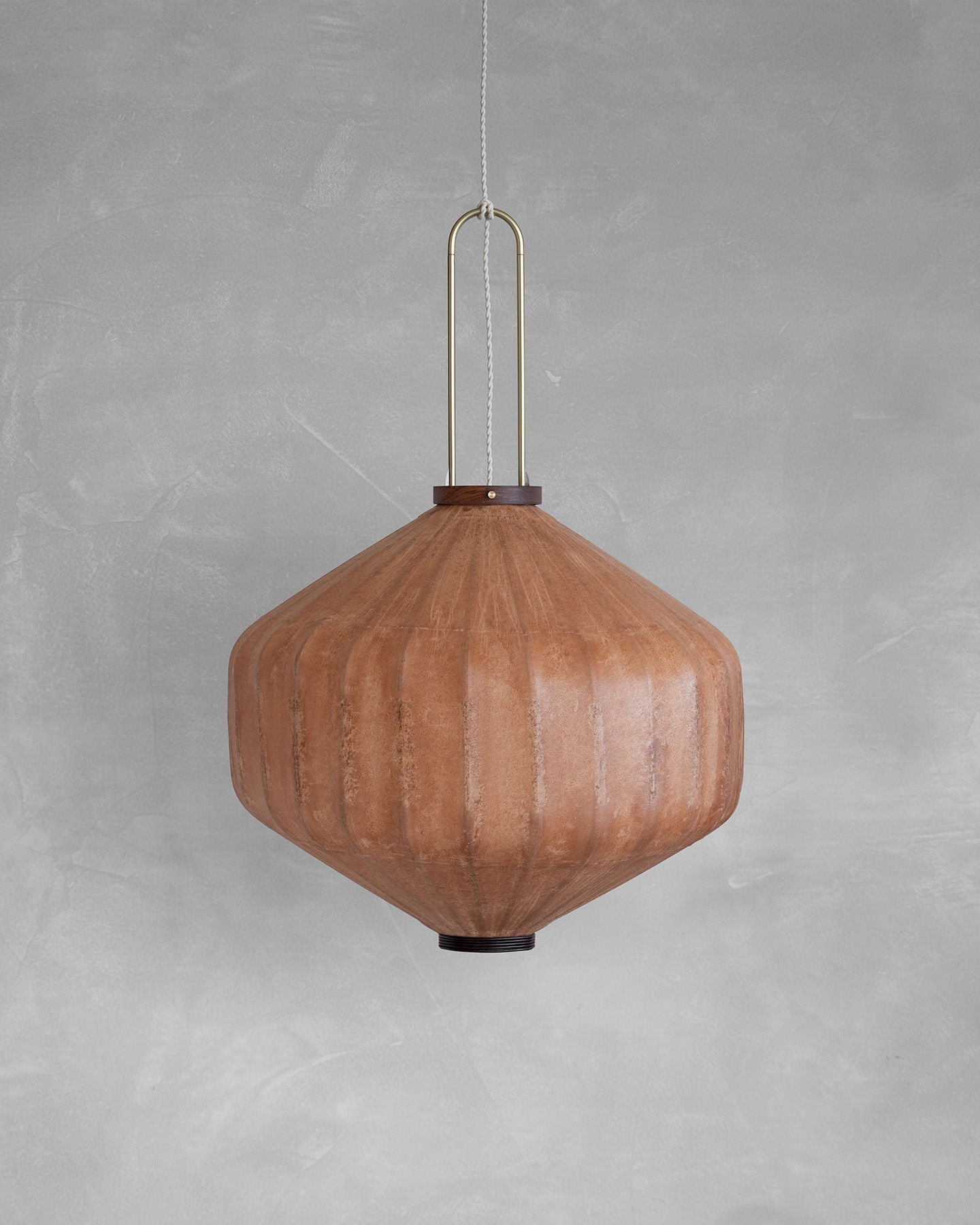 Tu, tuolo shape — close-up of terracotta pendant light