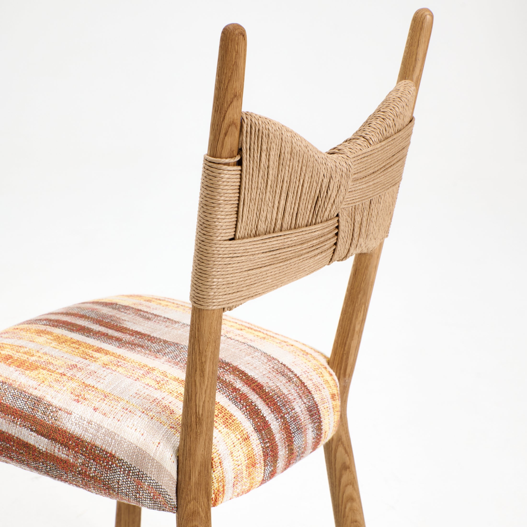 Perícia Dining chair — close-up
