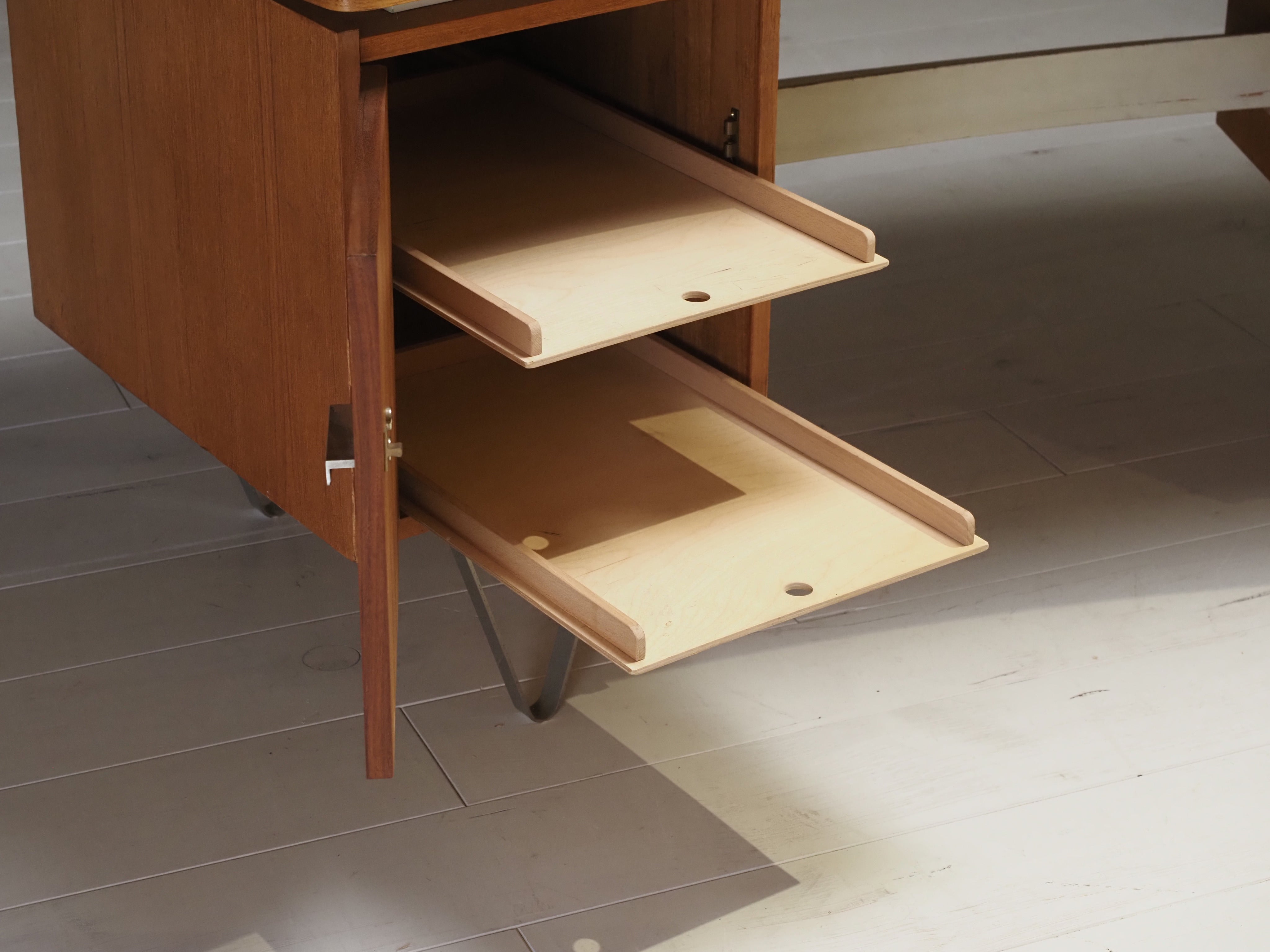 Boomerang Floating Desk by Tijsseling, The Netherlands, 1960s — in context
