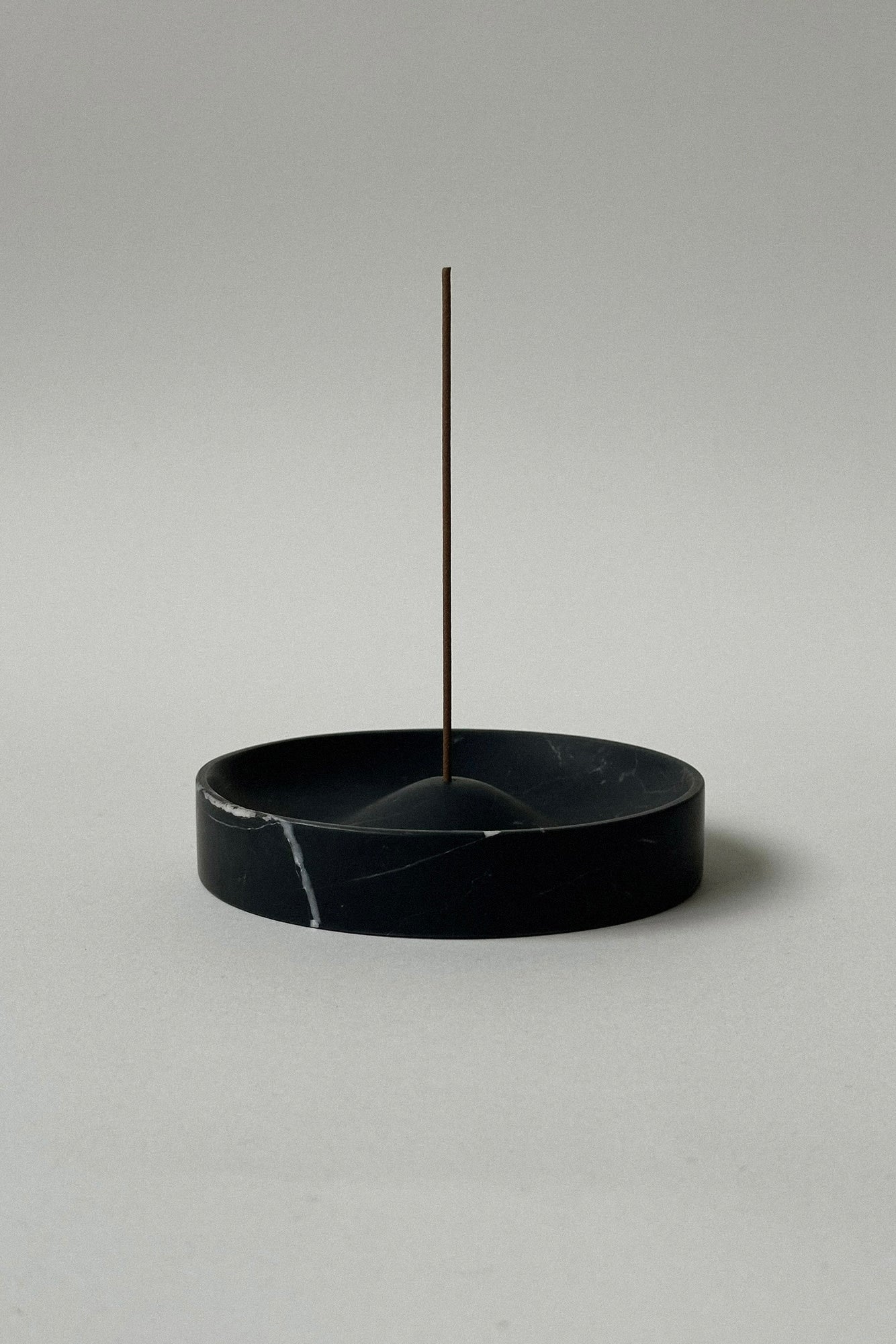 'ALTAR' incense holder by CARRARA Studio | The Oblist
