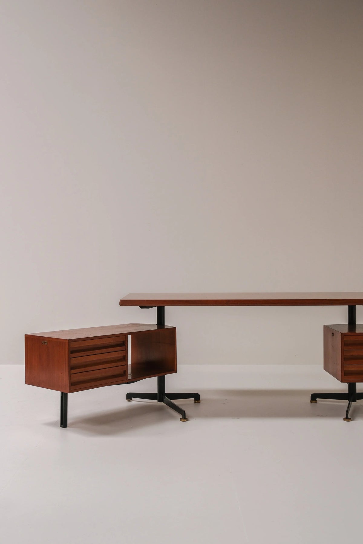 Osvaldo Borsani T95 Executive Desk for Tecno, Italy, 1956 — alternate view