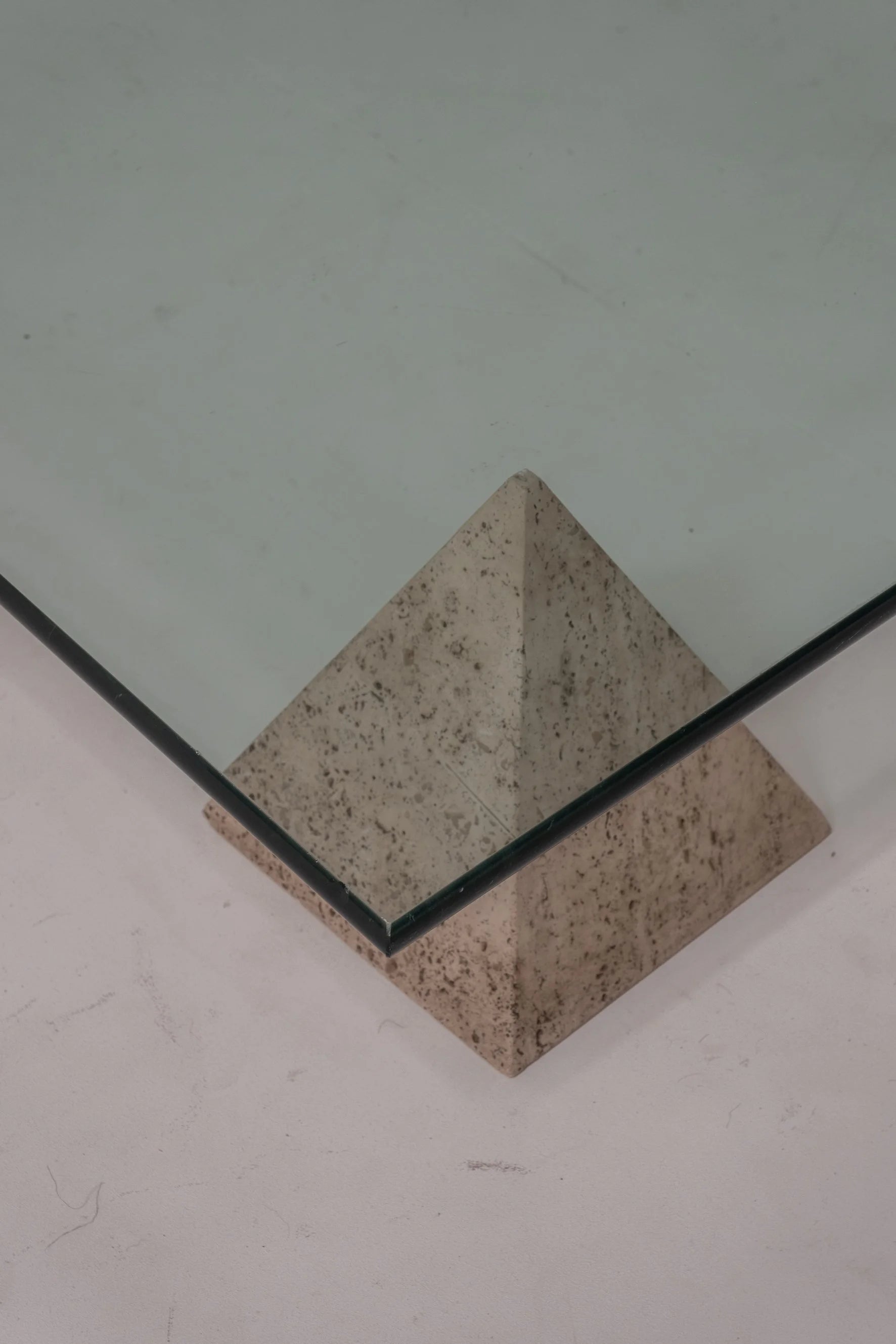 Metaphora Coffee Table by Lella & Massimo Vignelli for Casigliani 1970 — detail view