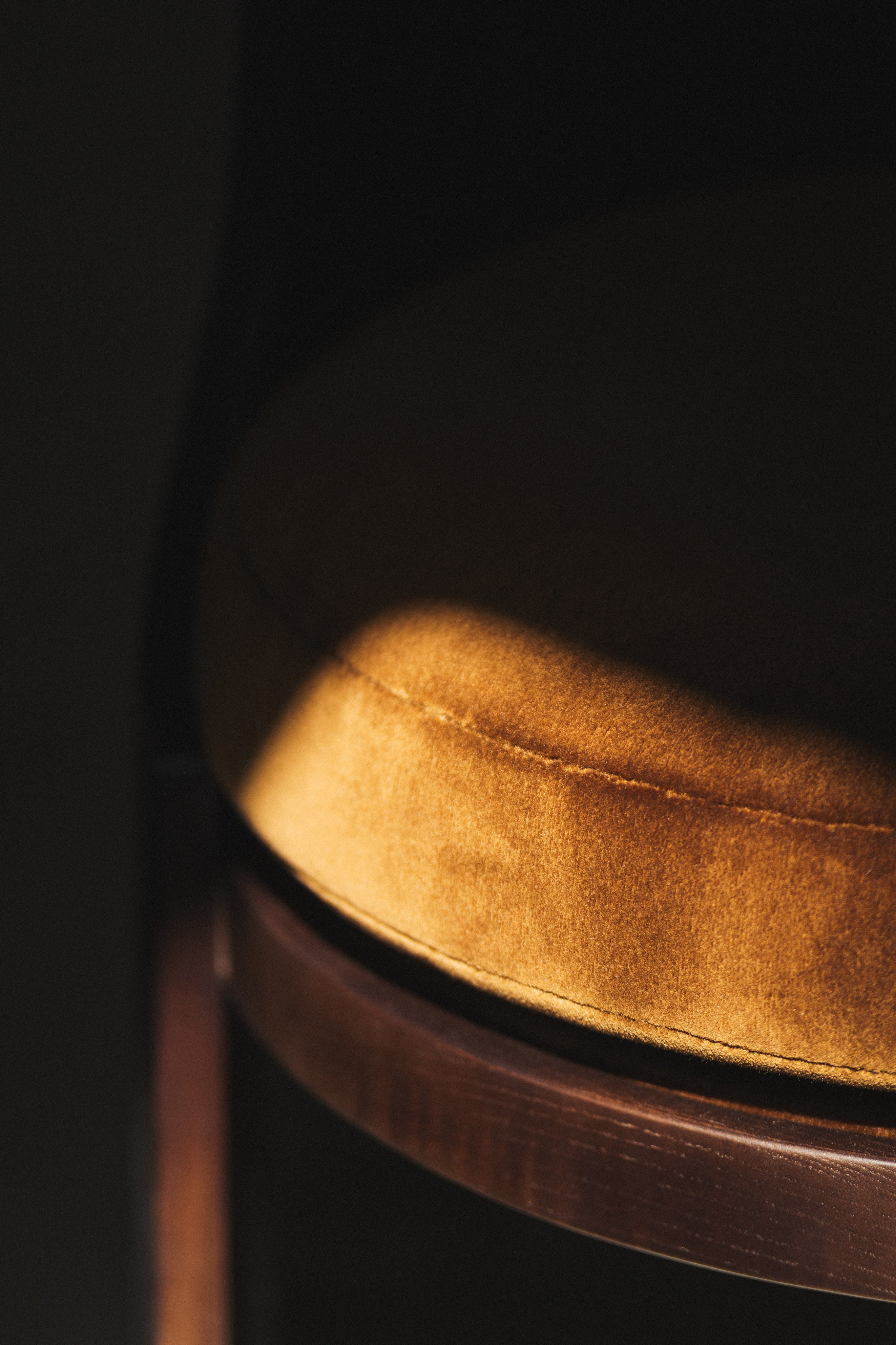 La Chaise 01 — back view of orange velvet seat cushion