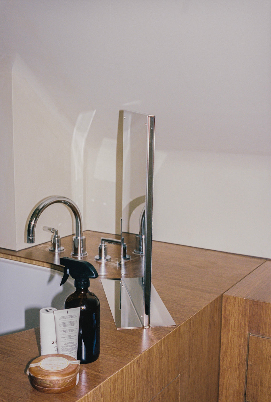 Flat Mirror Medium