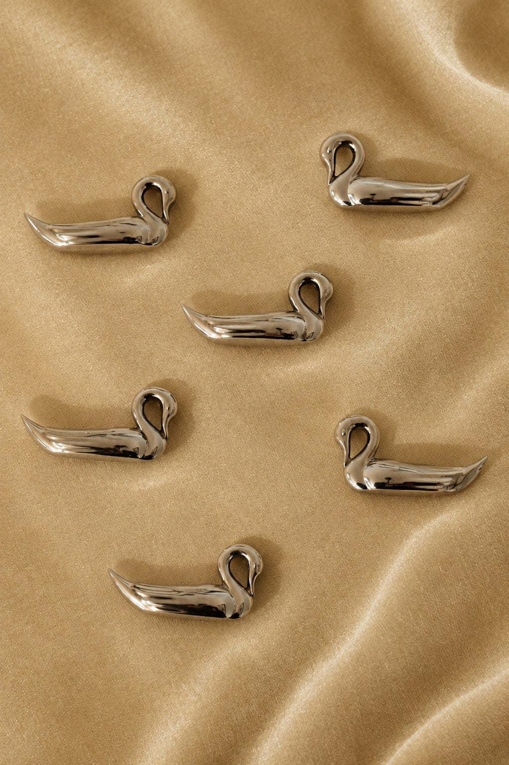 Set of 6 Silver-plated swan knife rest — side angle