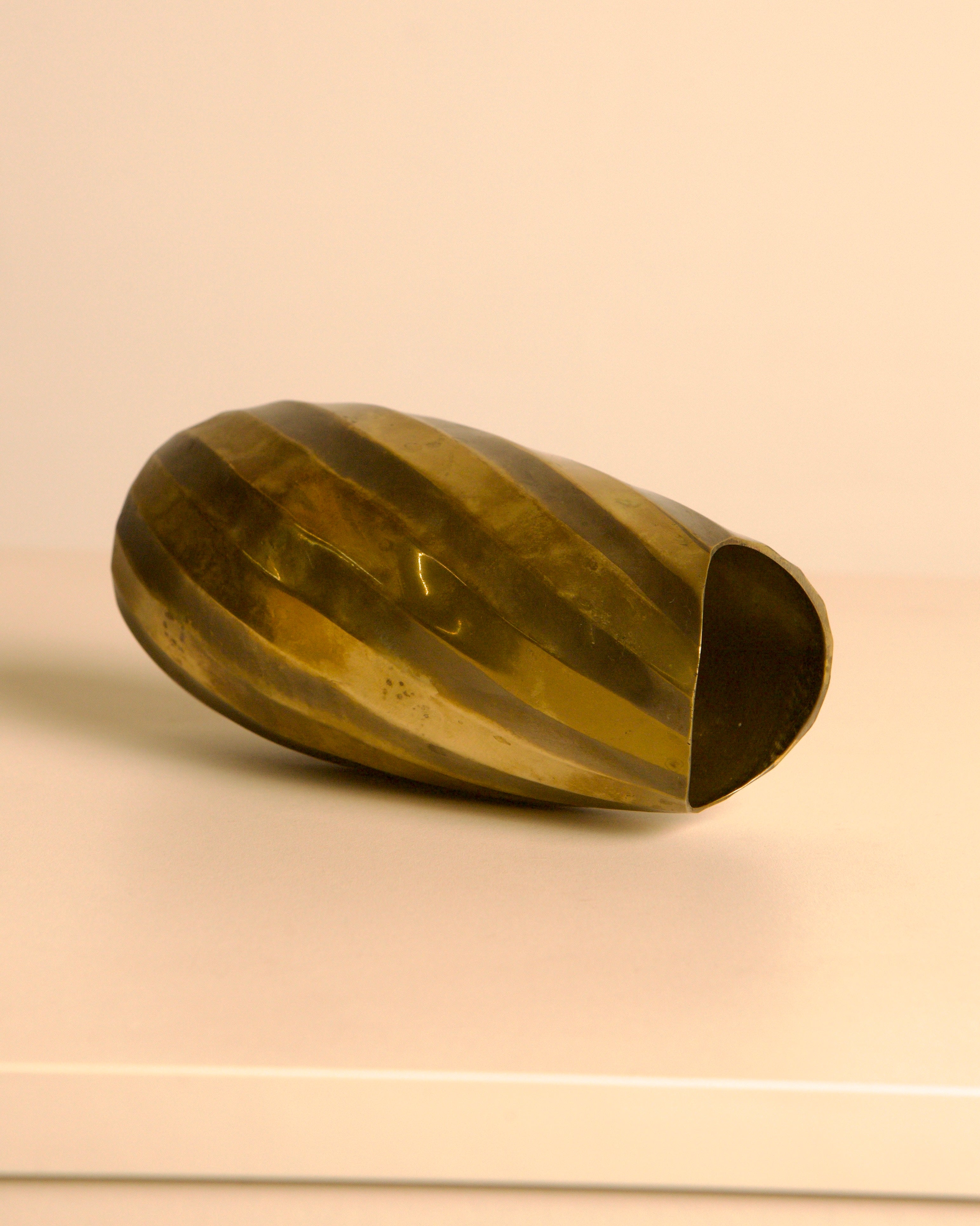 Italian gilt and silvered metal "Hollywood Regency" vase, 1970s — close-up