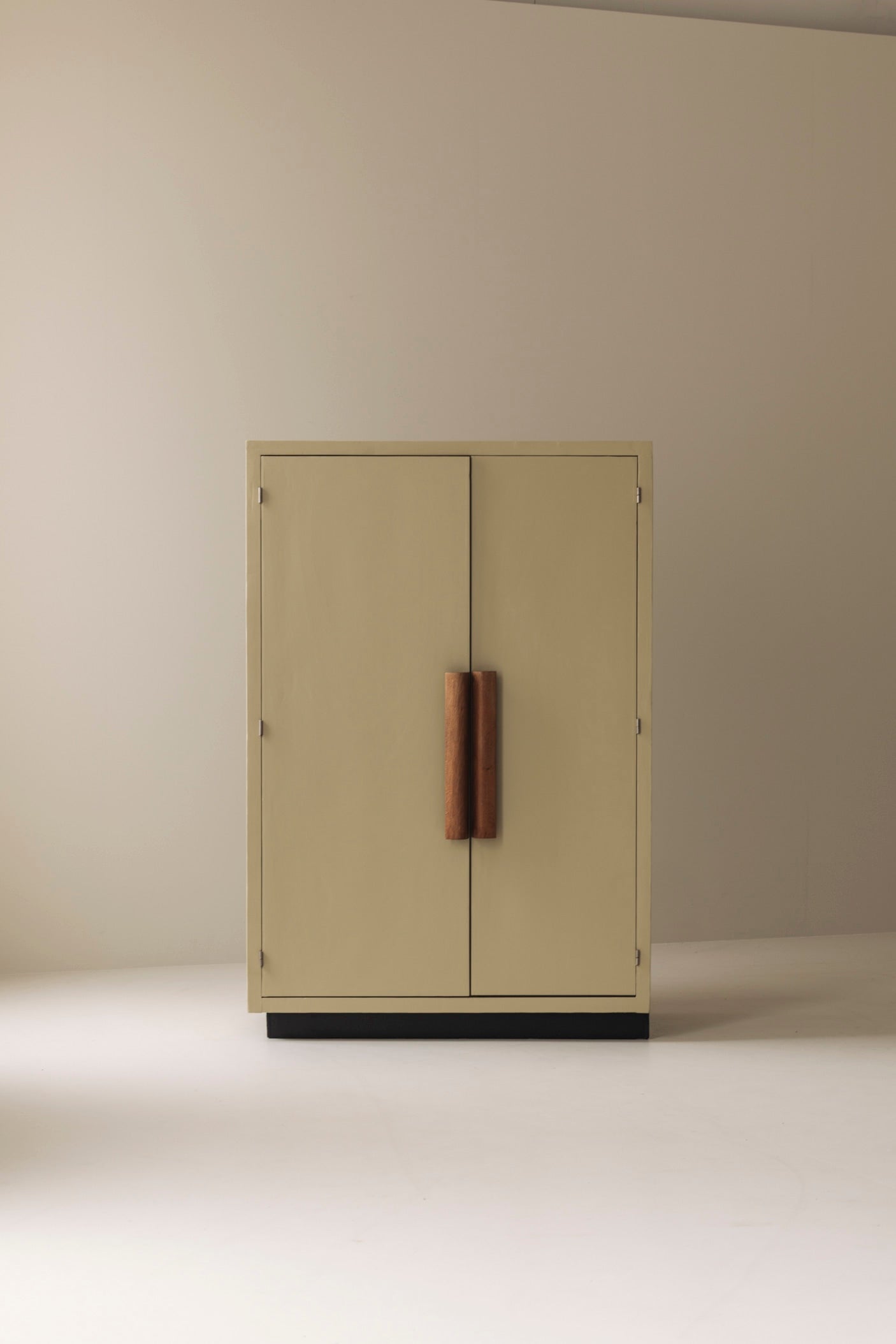 Rare wardrobe by Le Corbusier for Unité d’Habitation in Marseille, France 1940s — in context