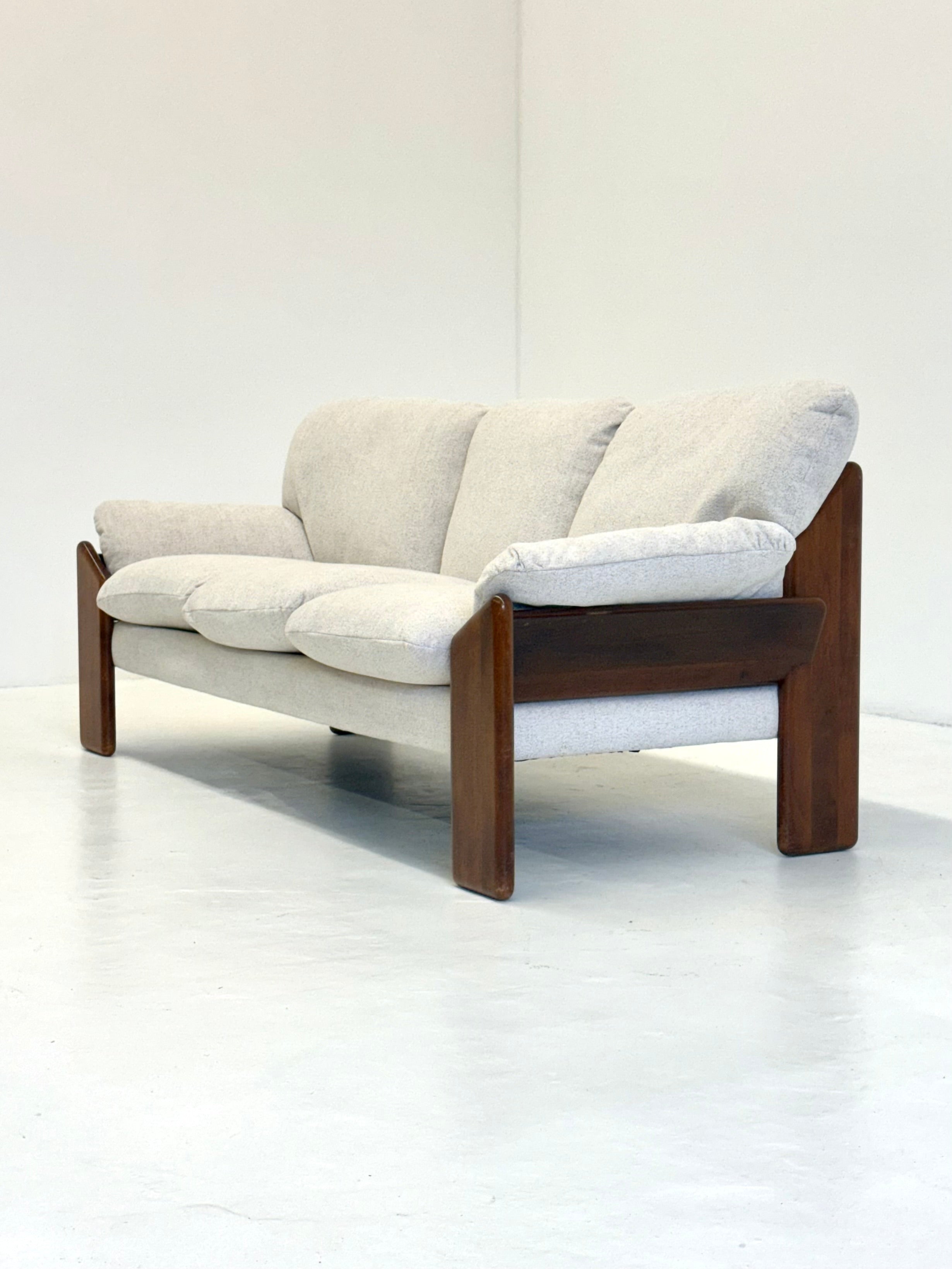 Three-seater sofa Sapporo by Mario Marenco for Mobil Girgi by Wintage | The Oblist