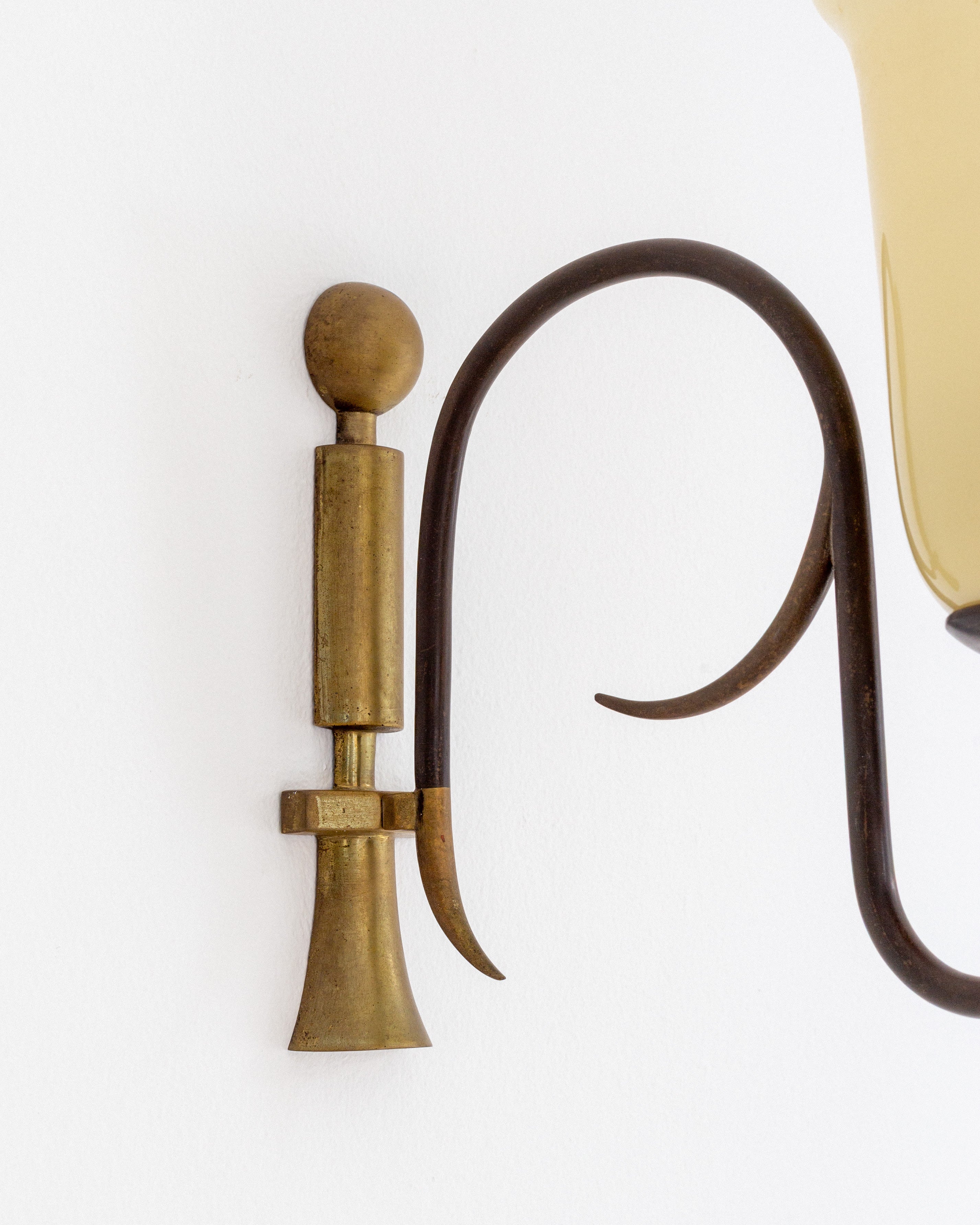 Paire d'Appliques Murales Art Déco avec Abat-jours en Verre, Années 1930